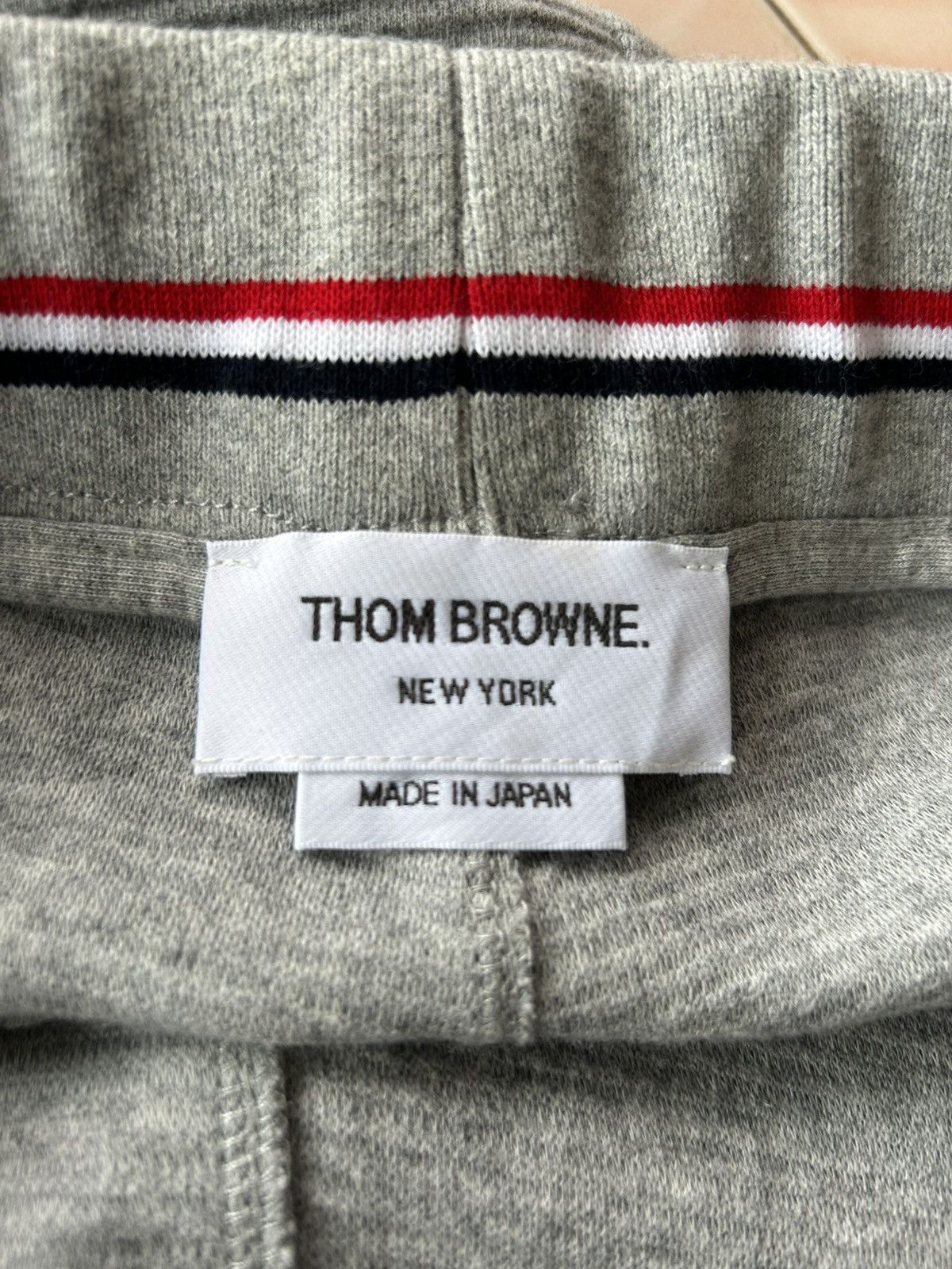 Thom Browne Thom Browne Sweat Short With 4 Bar Stripes Size US 30 / EU 46 - 12 Thumbnail