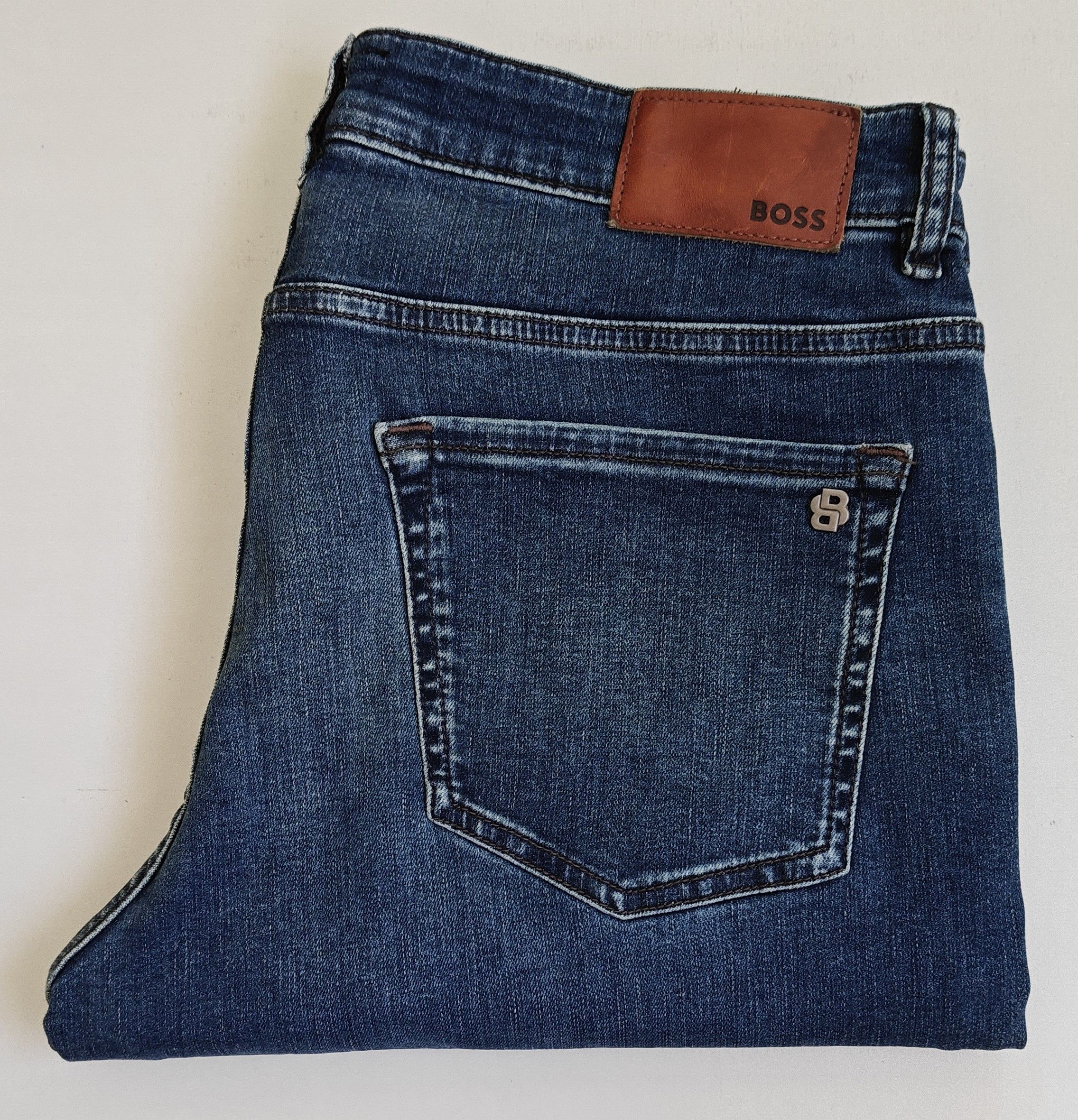Hugo Boss HUGO BOSS RE.MAINE Regular fit Jeans Free Shipping T/6124 Size US 34 / EU 50 - 1 Thumbnail
