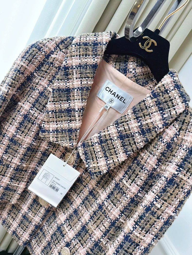 Chanel Chanel Pink Blue-Gray Plaid Cape Jacket Size M / US 6-8 / IT 42-44 - 3 Thumbnail