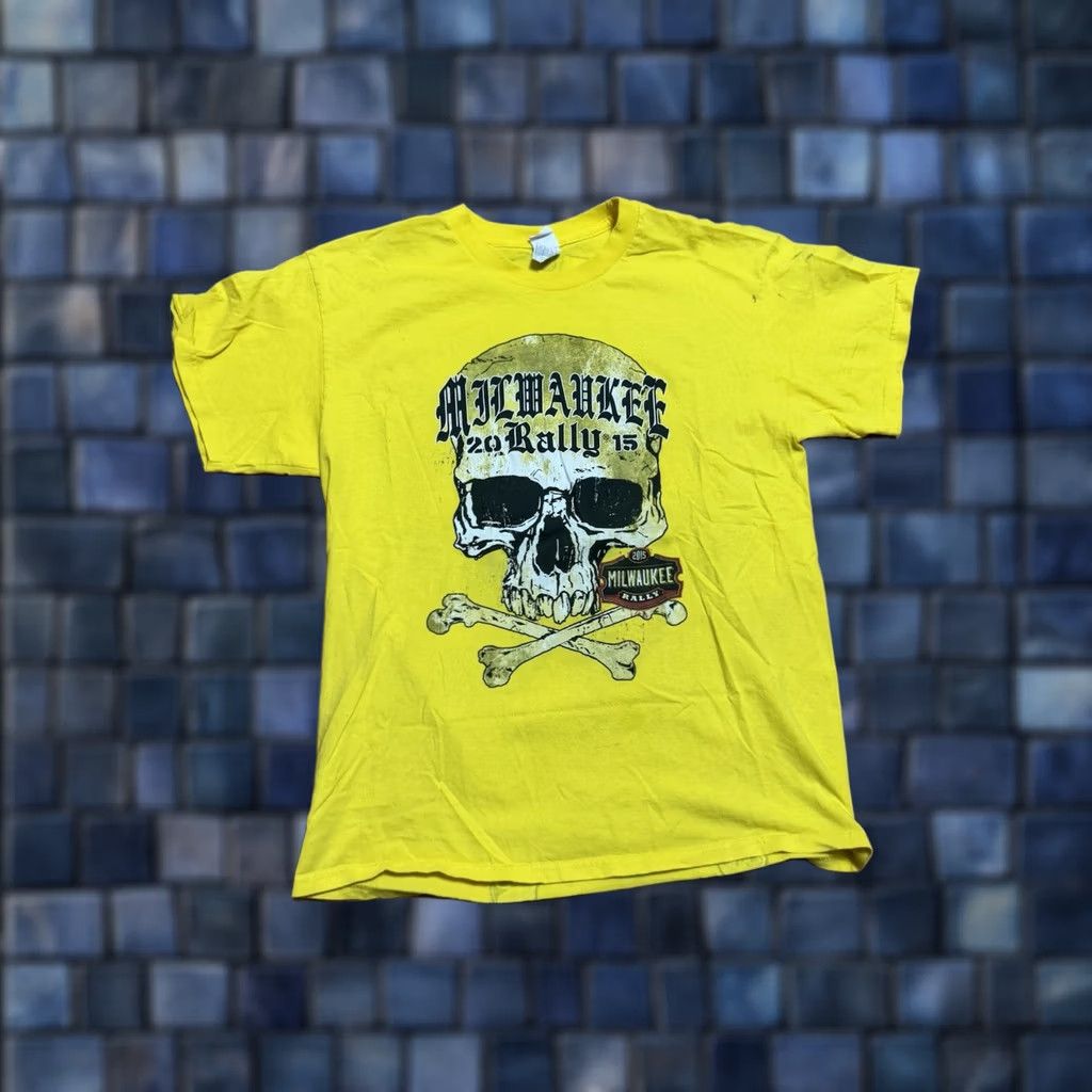 Gildan Milwaukee 2015 Bike Rally Wisconsin Biker Club Shirt Mens L Yellow Graphic Tee Size US L / EU 52-54 / 3 - 1 Thumbnail