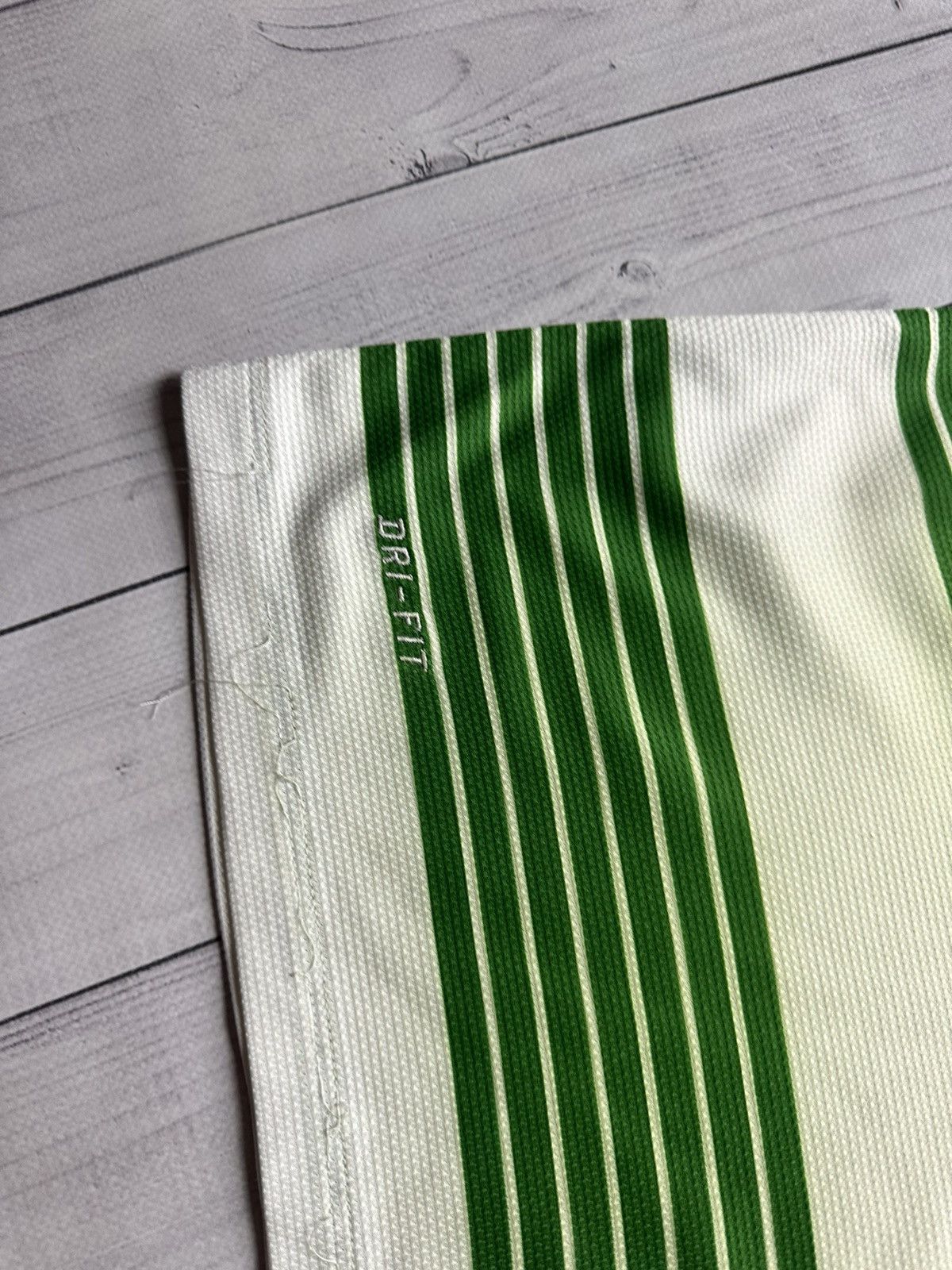 Nike × Vintage Vintage Celtic Nike soccer jersey size S Size US S / EU 44-46 / 1 - 3 Thumbnail