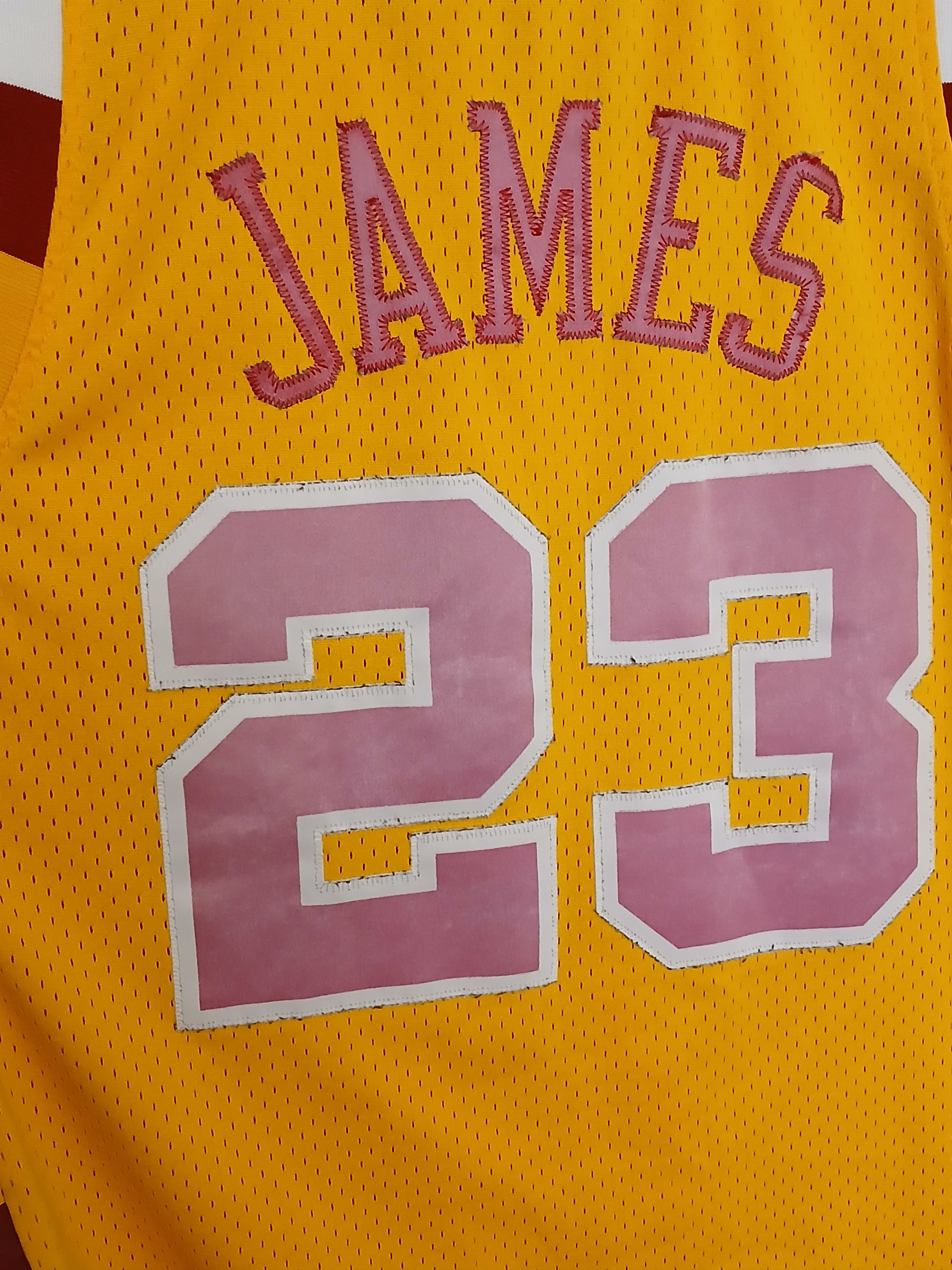 NBA NBA Cleveland Cavaliers James Basketball Jersey Size US L / EU 52-54 / 3 - 4 Thumbnail