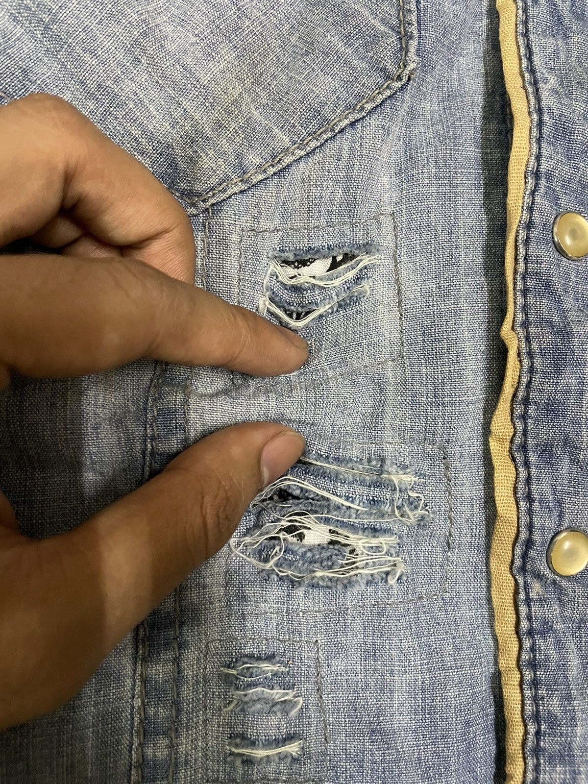 Japanese Brand Japanese Brand Skull Patches Ripped Denim Western Shirt Size S / US 4 / IT 40 - 10 Thumbnail