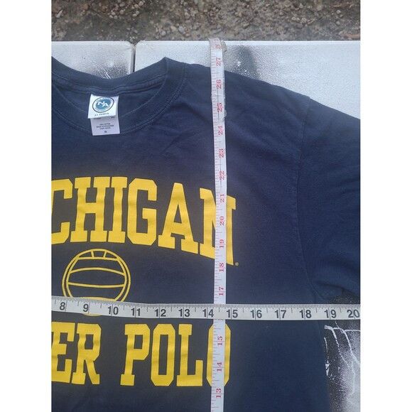 NCAA Vtg Michigan Wolverines Water Polo University T-Shirt Y2k Size US M / EU 48-50 / 2 - 5 Thumbnail