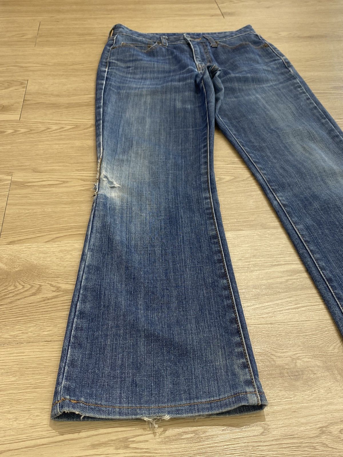 Uniqlo Uniqlo Japanese Brand Flare Blue Wash Style Jeans Size US 27 - 5 Thumbnail