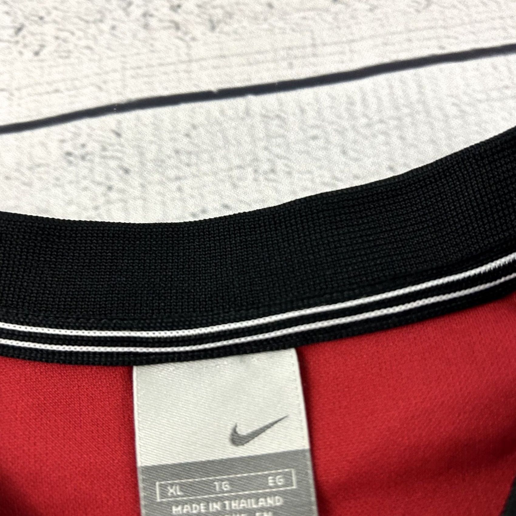 Nike VINTAGE Nike Center Check V Neck Short Sleeve Jersey Shirt Men XL Red Size US XL / EU 56 / 4 - 3 Thumbnail