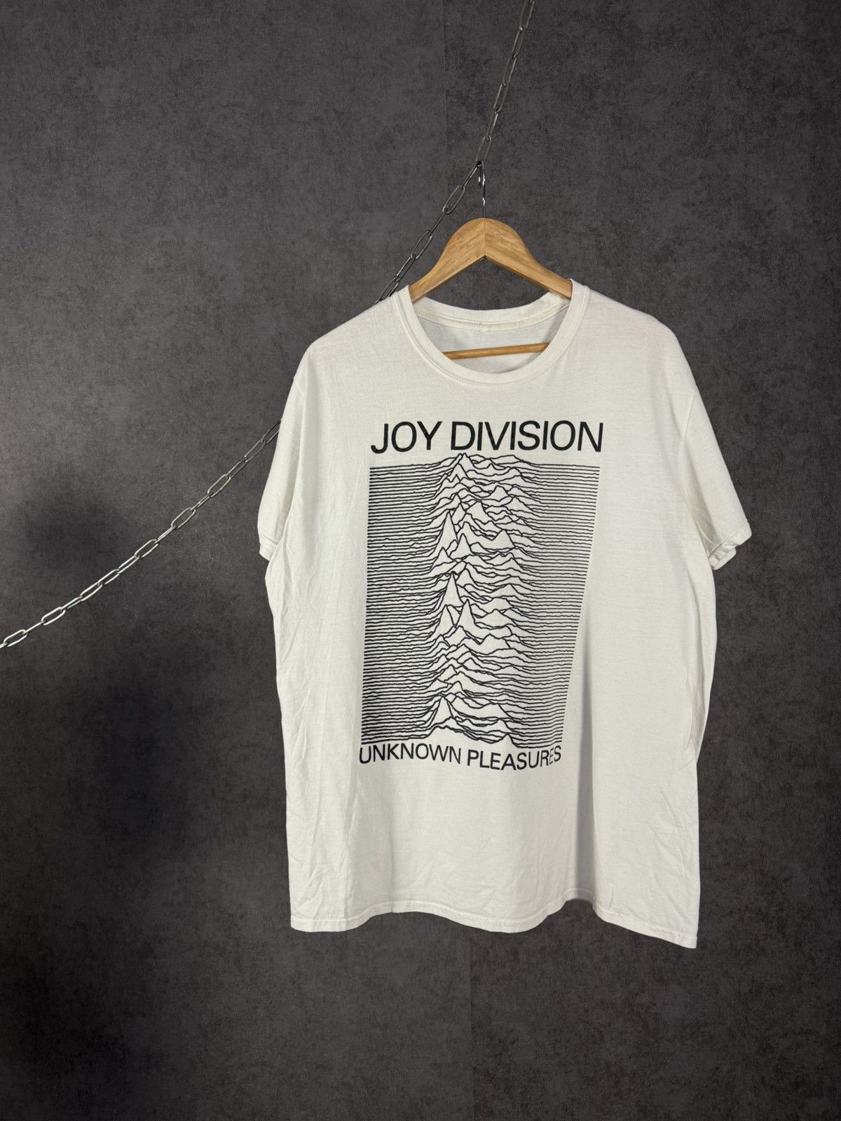 Joy Division Joy Division Unknown Pleasures band tee Size US XL / EU 56 / 4 - 1 Thumbnail