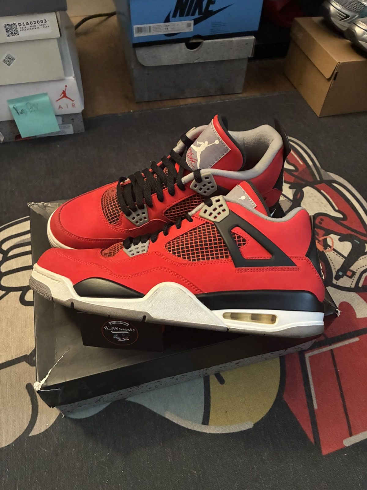 Jordan 4 toro bravo