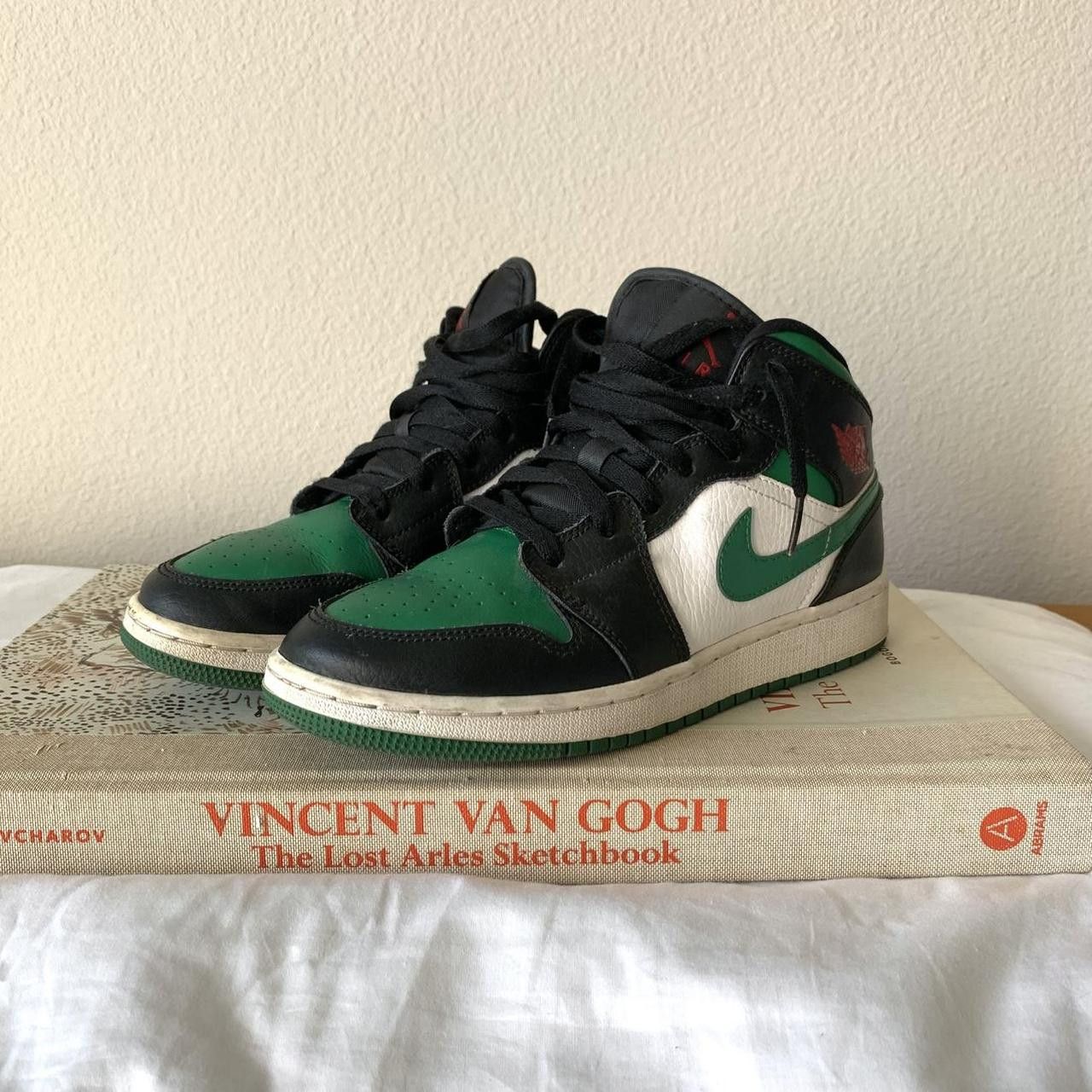 Nike Nike Air Jordan 1 pine green Boys 5.5 Women's 7 Size US 7 / IT 37 - 2 Thumbnail