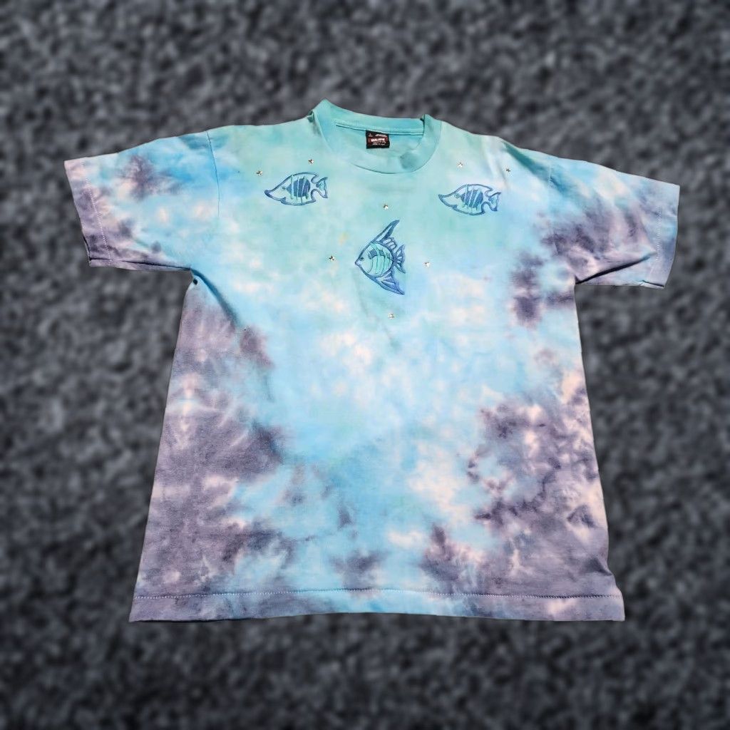 VINTAGE Fruit of the Loom Men's L Fish Embroidered Tie Dye T-Shirt 1980s Crew Neck Cotton All Seasons