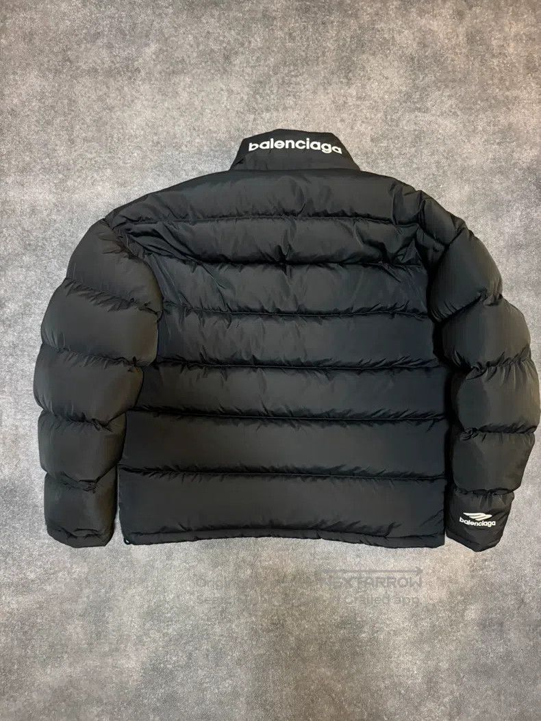 Balenciaga Balenciaga Two Sided Wearable Down Jacket Size US S / EU 44-46 / 1 - 2 Thumbnail