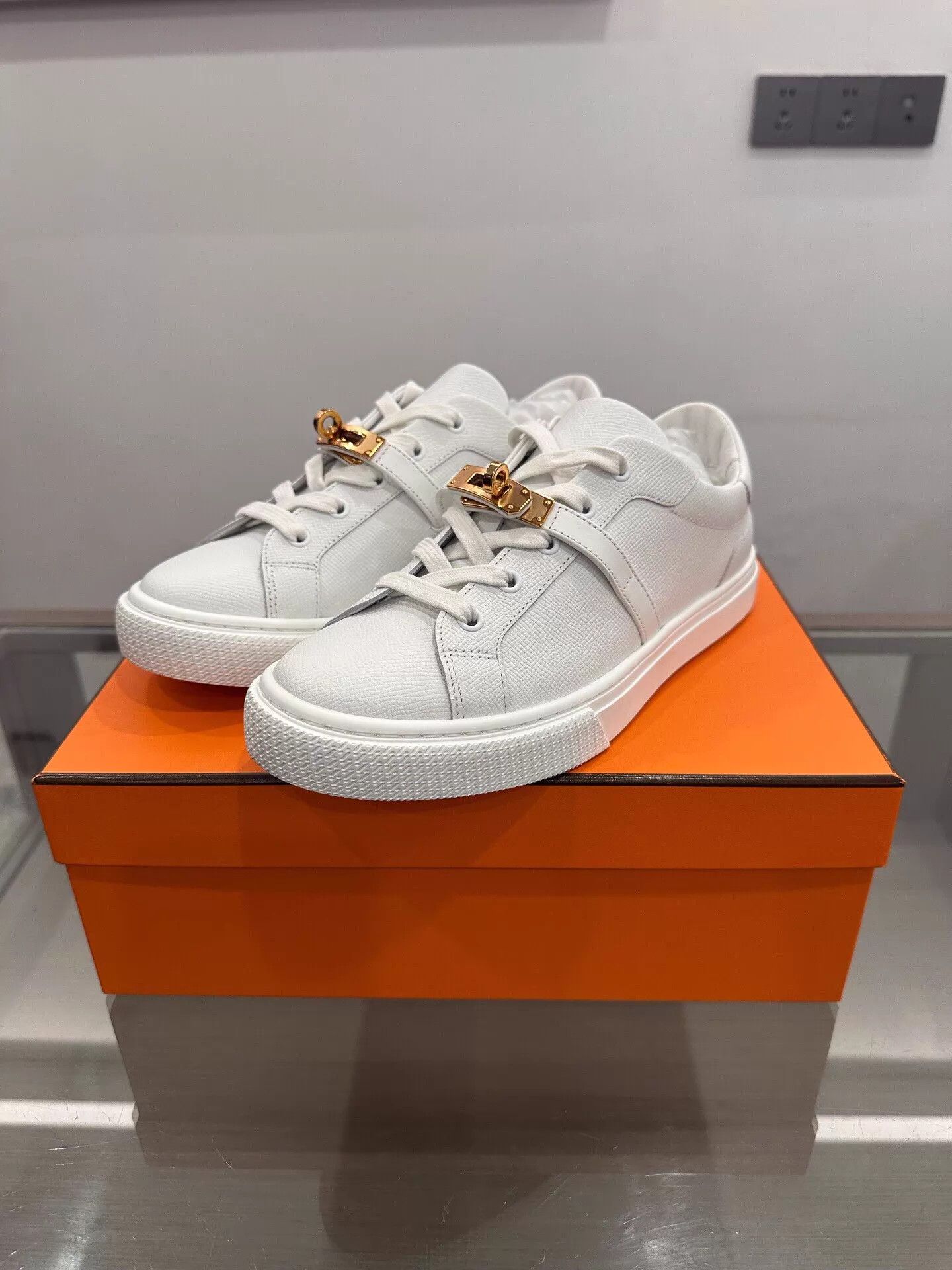 Hermes Hermes Day White Sneakers Gold Kelly Logo 39 New Size US 8.5 / IT 38.5 - 1 Thumbnail