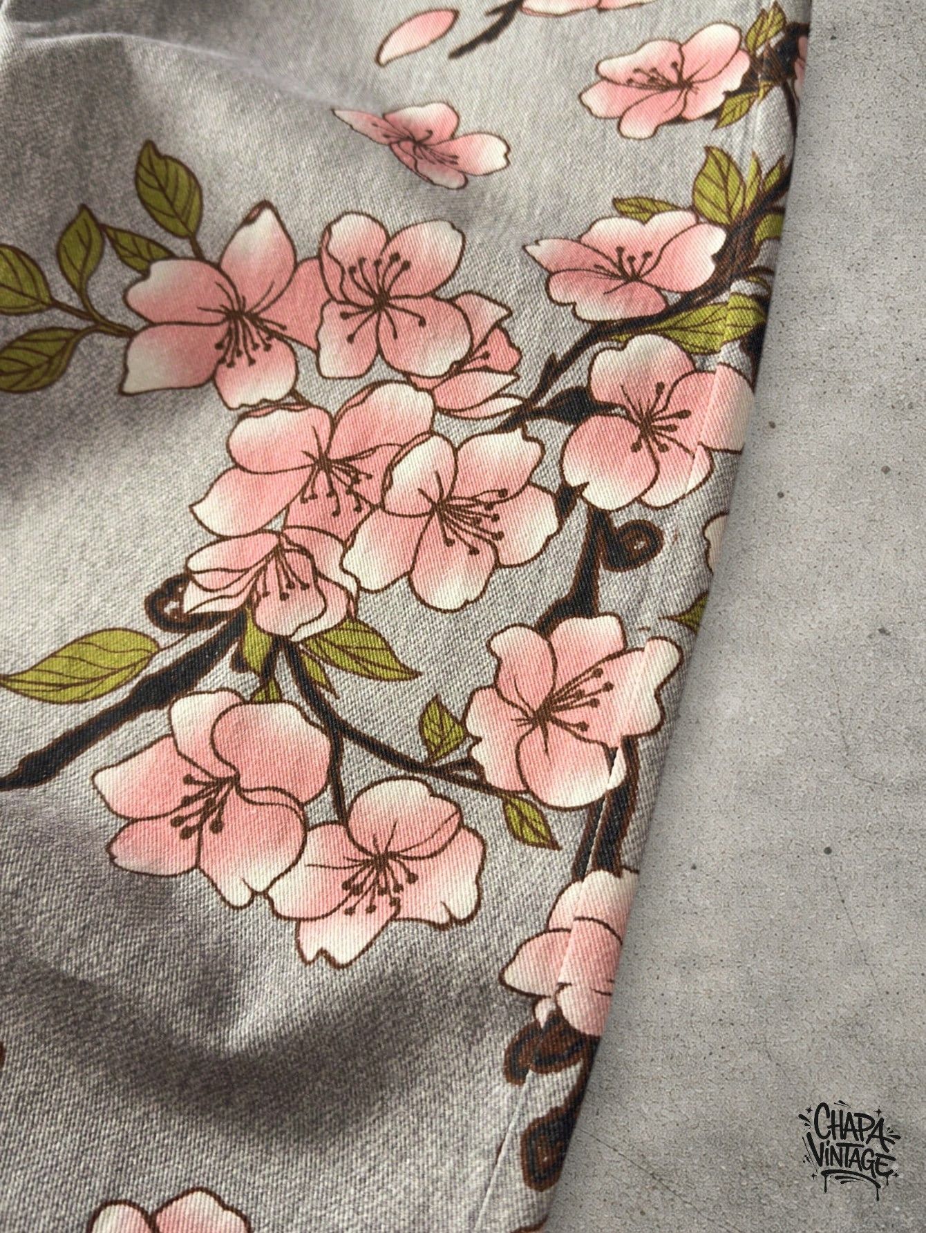 Vintage Anime graphic floral jeans Size US 32 / EU 48 - 4 Thumbnail