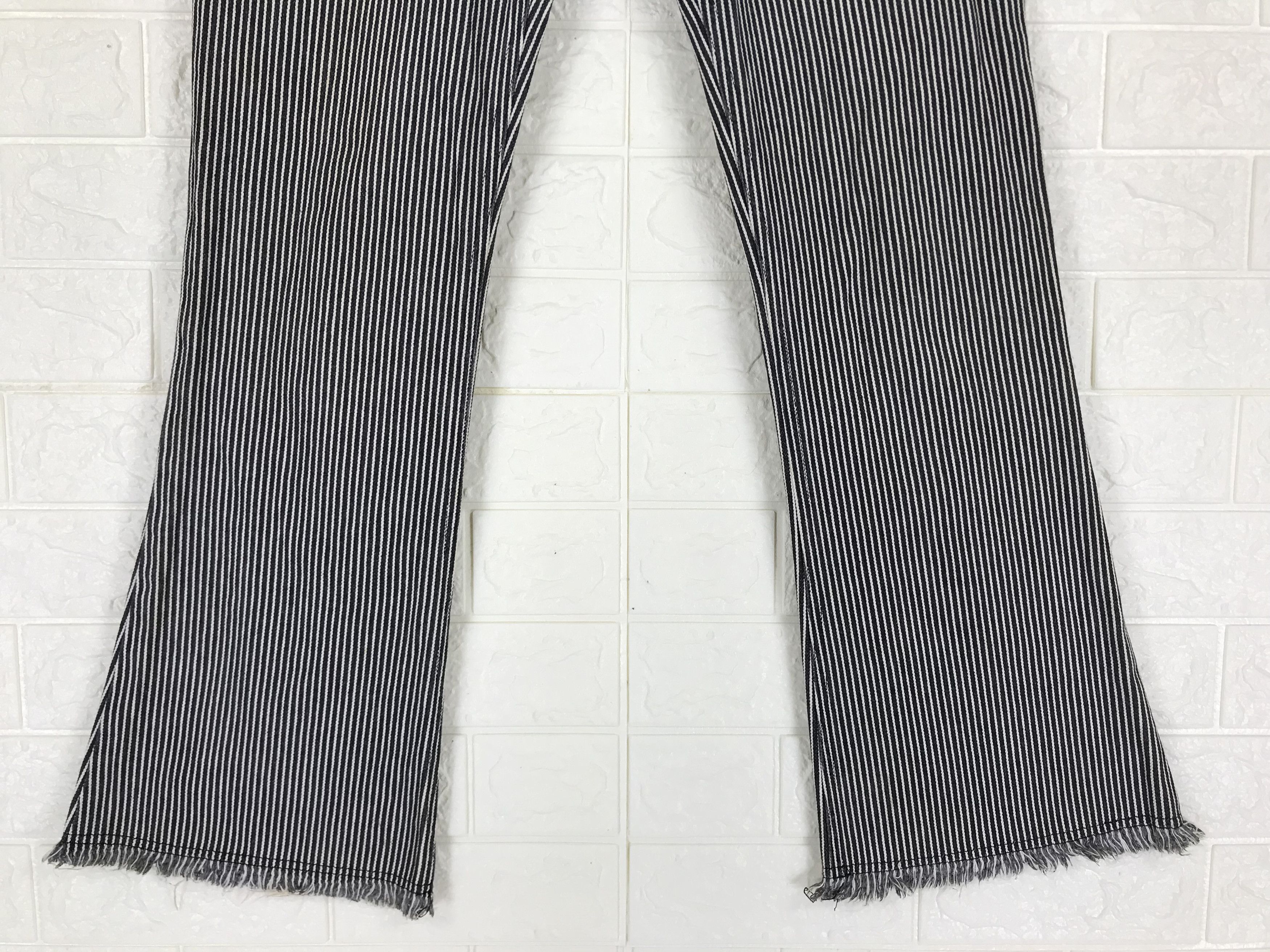 Le Grande Bleu (L.G.B.) Le Grande Bleu (L.G.B.) Hickory Striped Flare Jeans Size US 29 - 4 Thumbnail