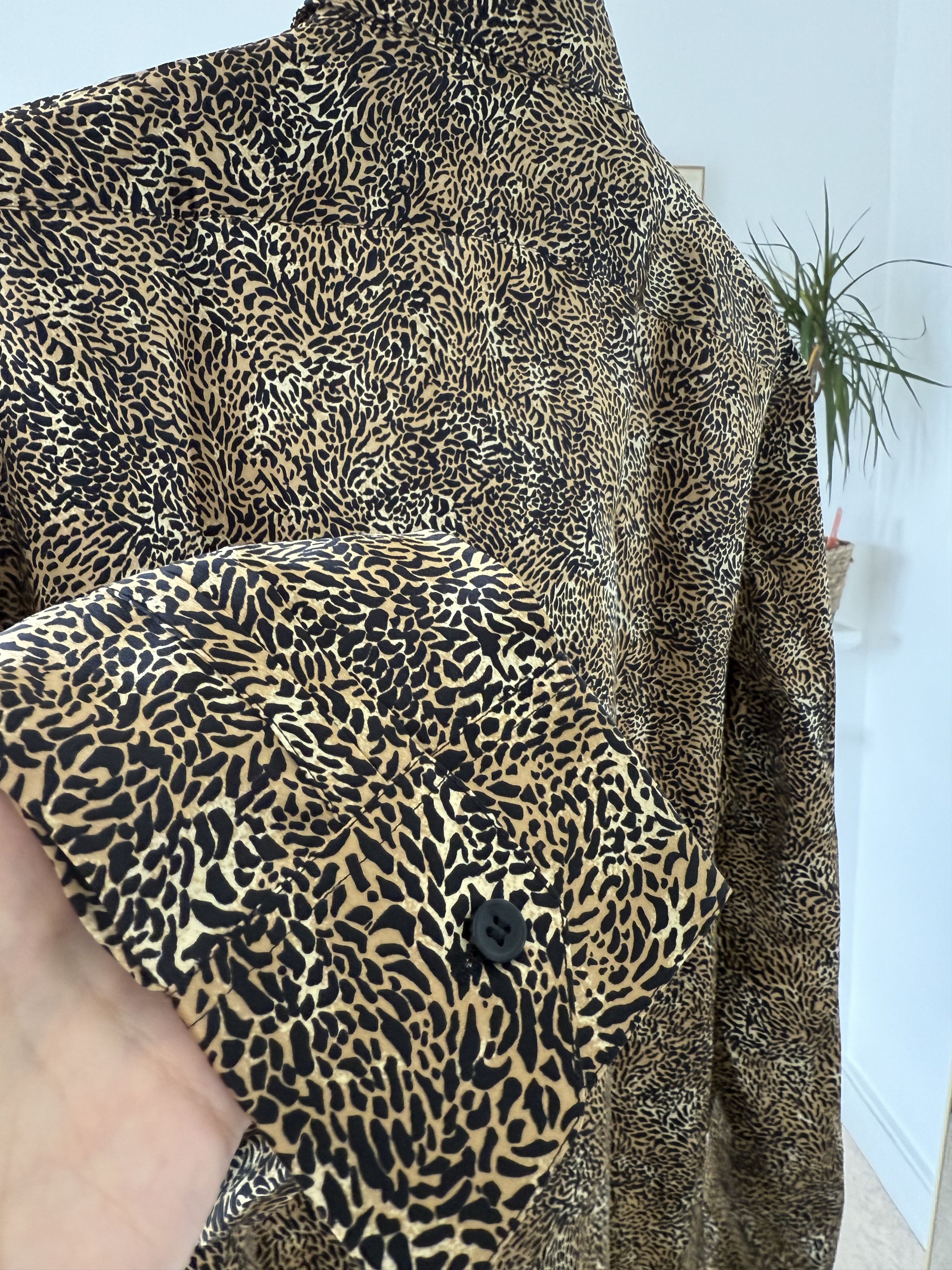 Saint Laurent Paris Saint Laurent Silk Leopard Shirt Size US M / EU 48-50 / 2 - 8 Thumbnail