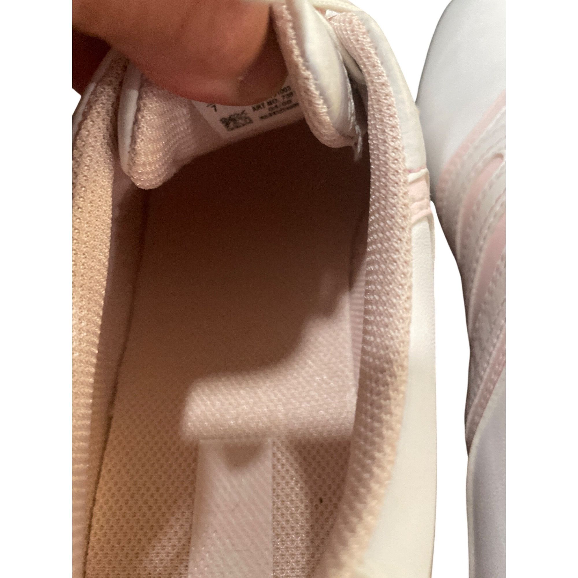 Adidas Adidas 738167 Traxion 2 Wms soft white pink golf shoes sneak Size US 7 / IT 37 - 9 Thumbnail