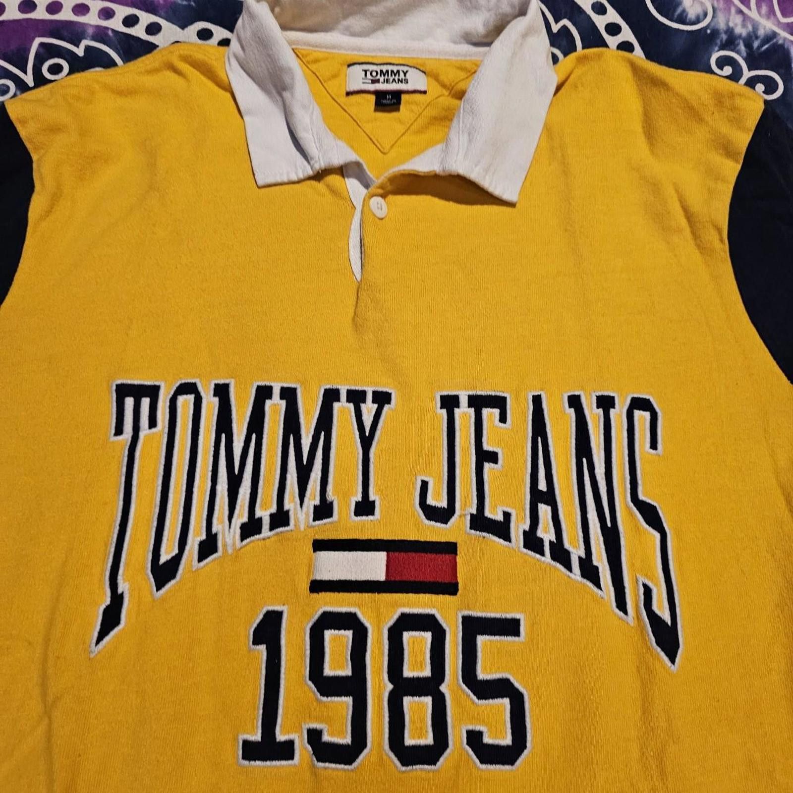 Tommy Hilfiger Tommy Hilfiger Vintage Yellow and Navy Polo-shirt Size US M / EU 48-50 / 2 - 5 Thumbnail