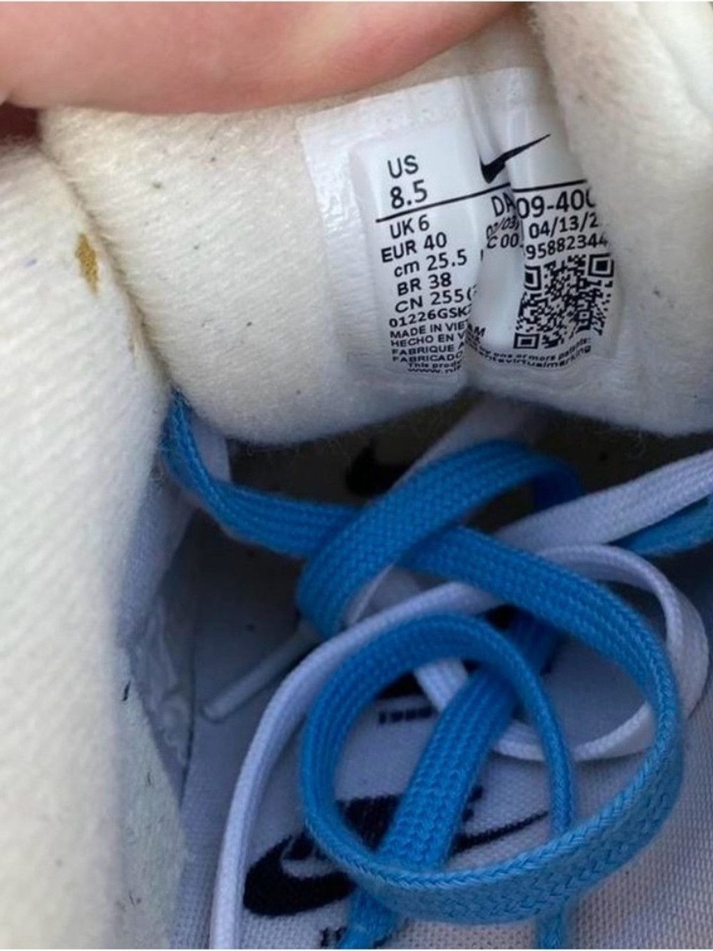 Nike Nike Women’s Air Max 90 SE ‘First Use’ University Blue | EUC Size US 8.5 / IT 38.5 - 5 Thumbnail