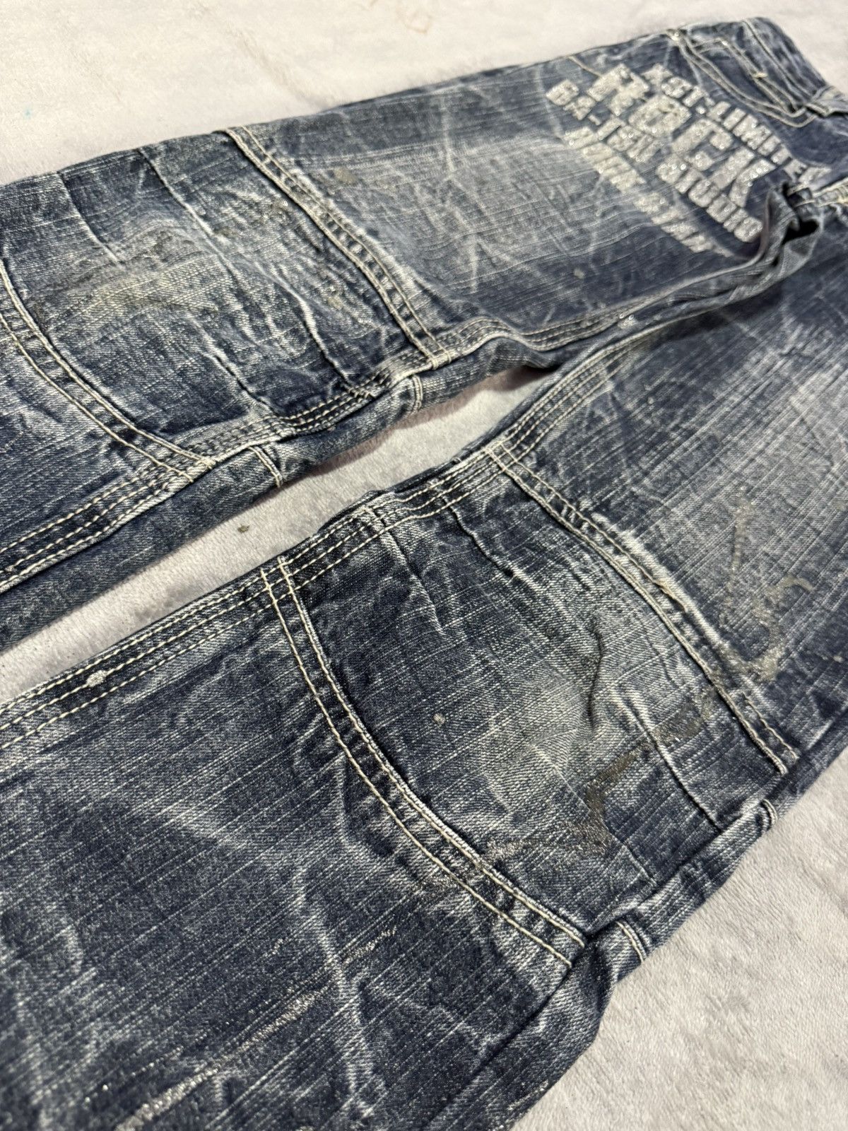 5351 POUR LES HOMMES × Japanese Brand × Le Grande Bleu (L.G.B.) Ba-Tsu Studio Kevlar Paint glitter Heavy Wash Jeans Size US 27 - 8 Thumbnail