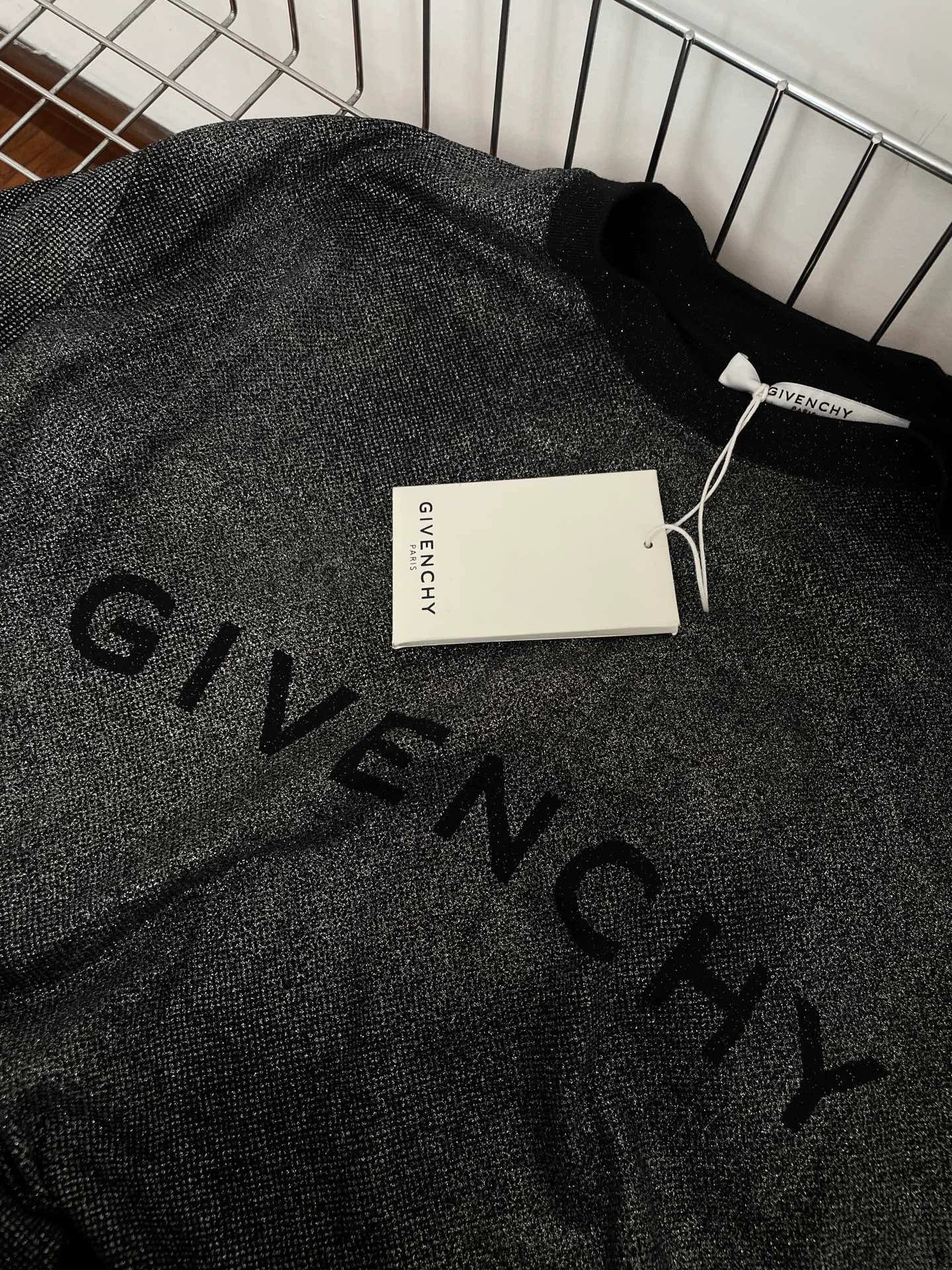 Givenchy Givenchy Black Gradient Starry Oversized Short Tee M Size US M / EU 48-50 / 2 - 6 Thumbnail