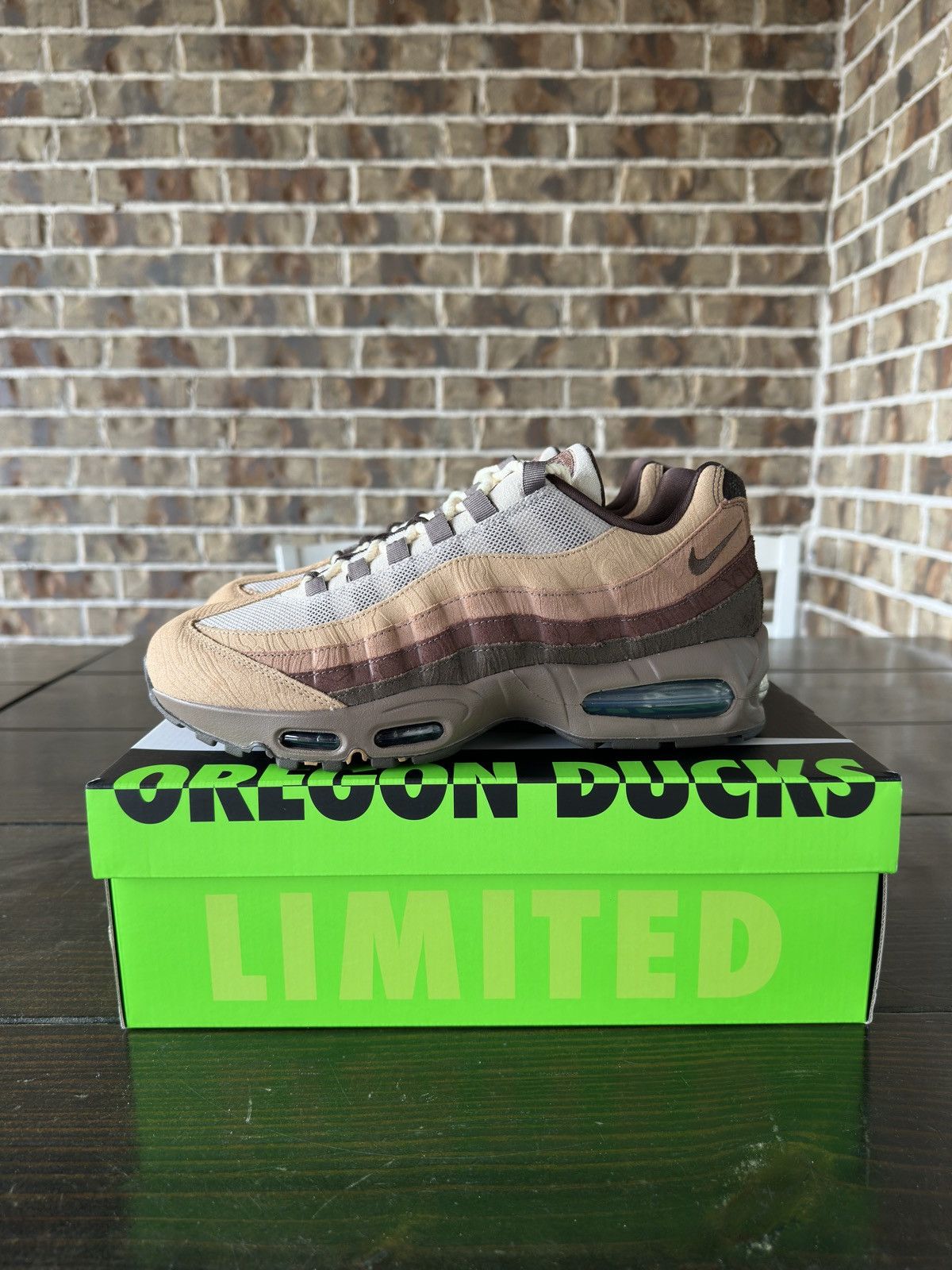 Nike Oregon Ducks x Nike Air Max 95 Lumber Yard Brown Size US 10 / EU 43 - 5 Thumbnail