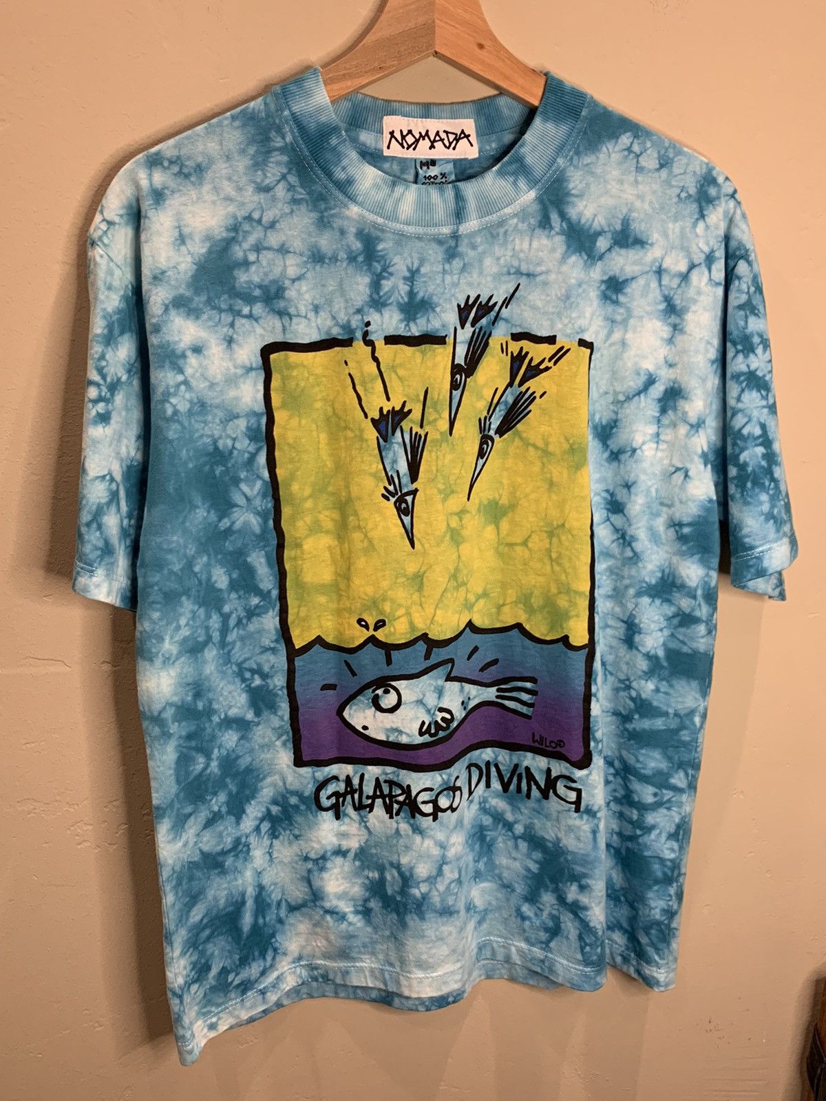 image of Vintage Nomada Galapagos Diving Art Tie-Dye T-Shirt M in Tie/Dye, Men's (Size Medium)