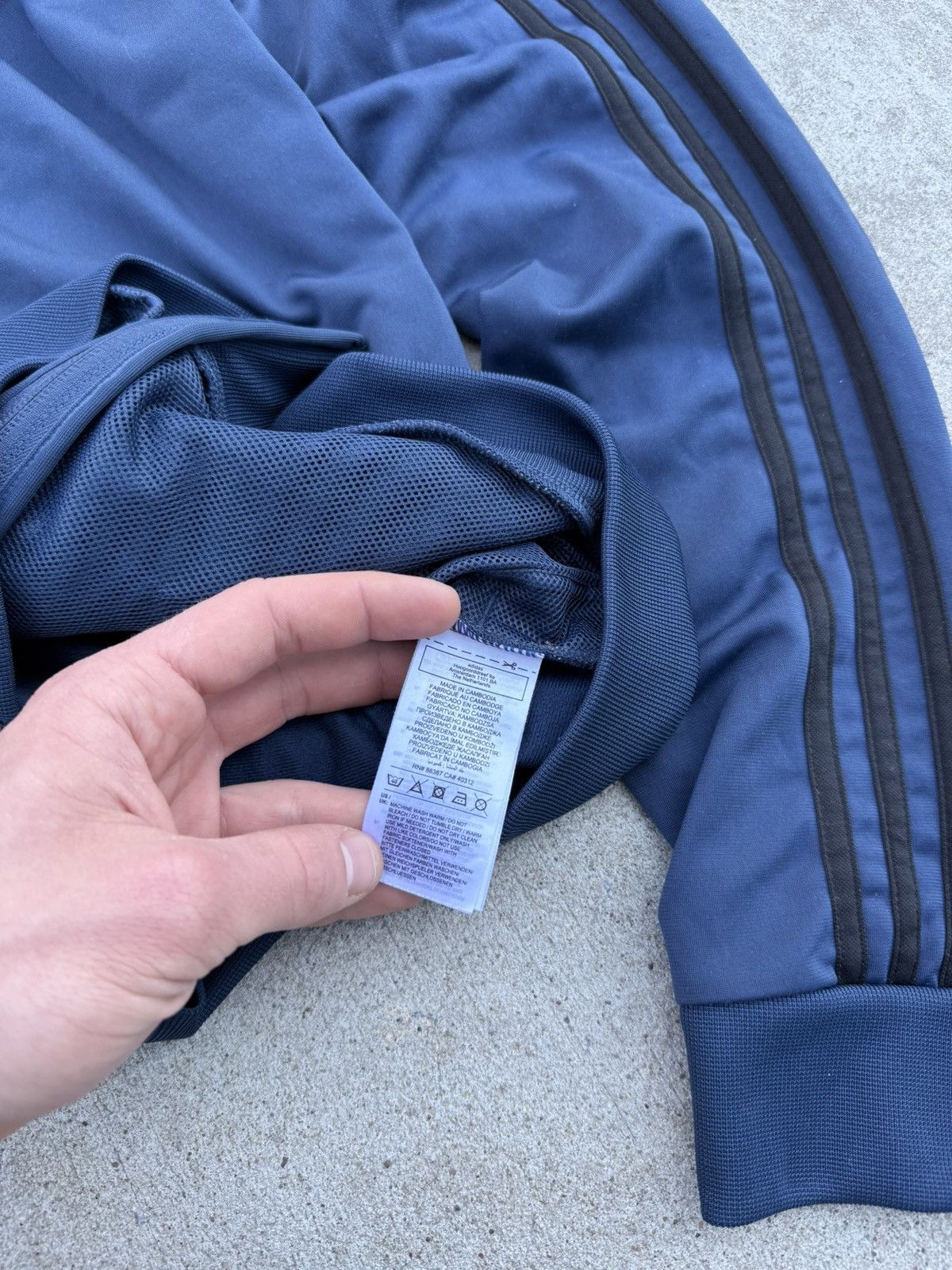 Adidas Vintage Adidas y2k streetwear old school track jacket Size US M / EU 48-50 / 2 - 6 Thumbnail