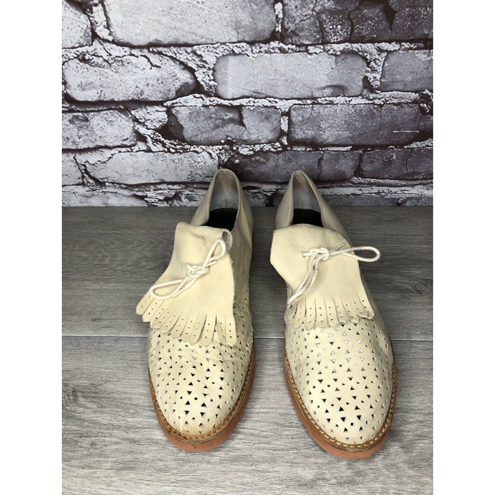 DKNY DKNY Beige Nubuck Leather Kiltie Perforated Lace Up Oxfords Size US 10 / IT 40 - 14 Thumbnail