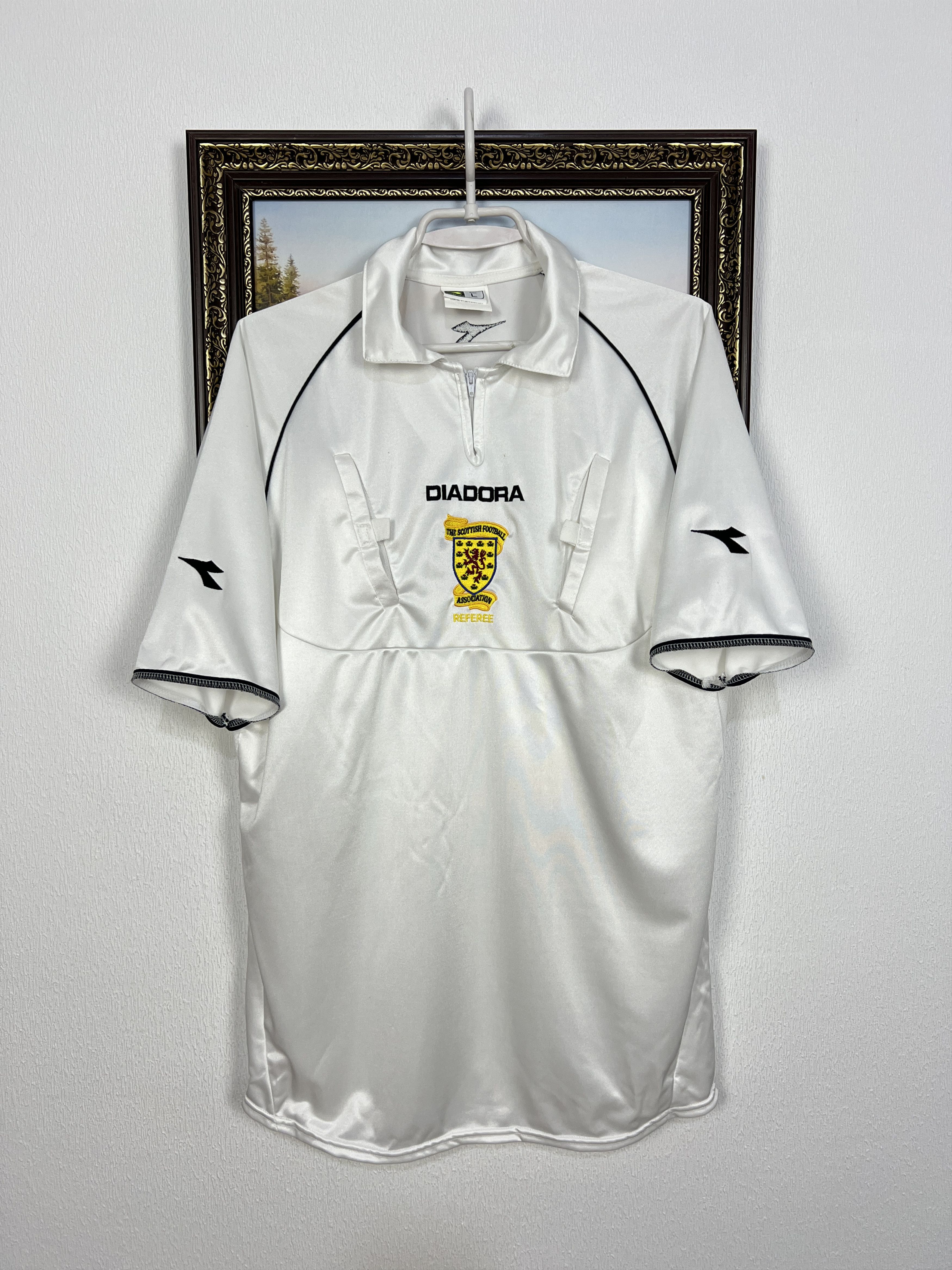 Diadora Vintage Diadora Football Referee White Shirt Soccer Jersey Size US L / EU 52-54 / 3 - 1 Thumbnail