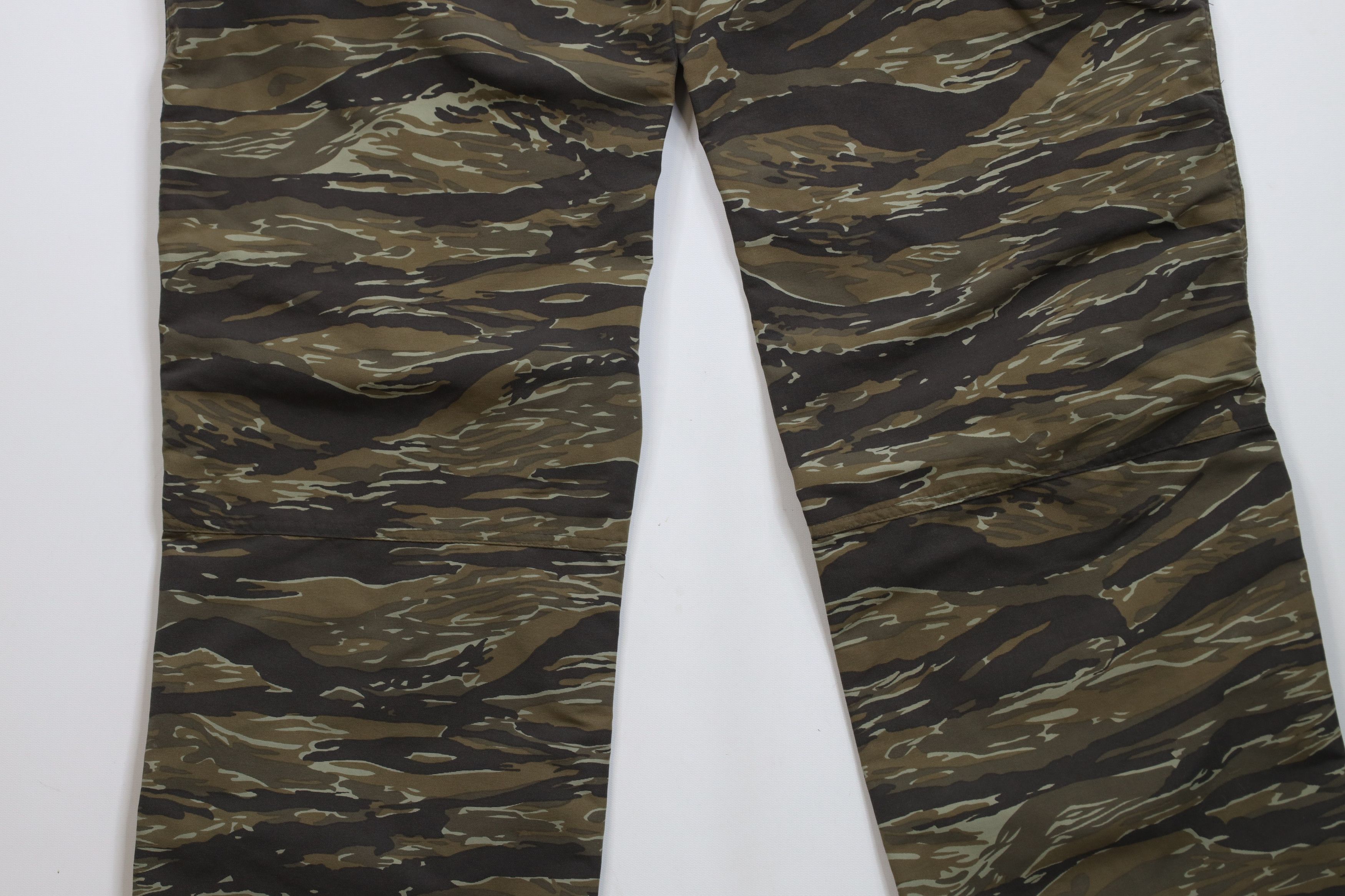 Guess × Vintage Vintage Y2K 2000 Guess Lined Wide Leg Camouflage Pants Nylon Size US 38 / EU 54 - 13 Thumbnail