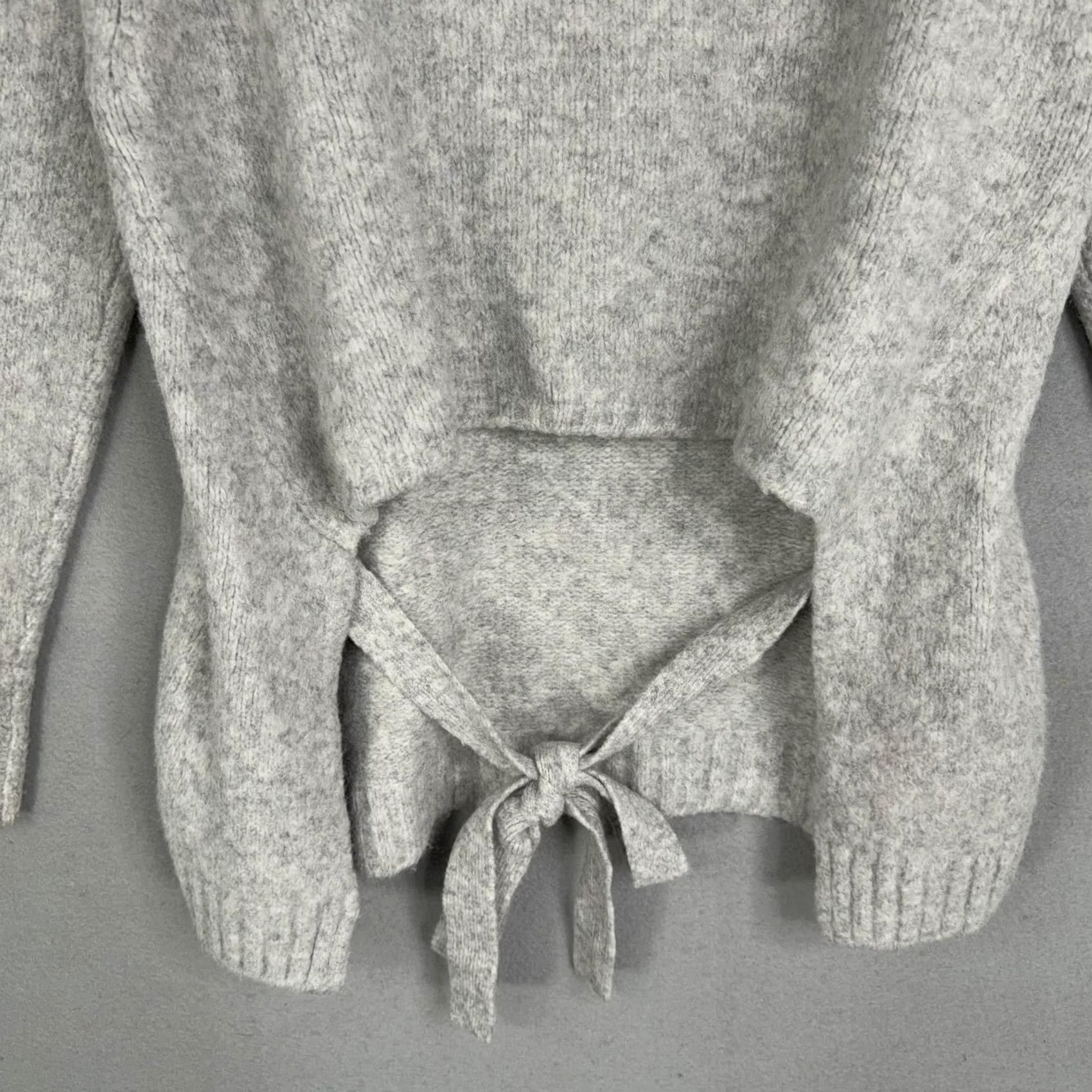 Vintage BLANKNYC Sweater Womens Large Gray Mock Neck Back Tie Bow Hem Knit Pullover Size L / US 10 / IT 46 - 5 Thumbnail