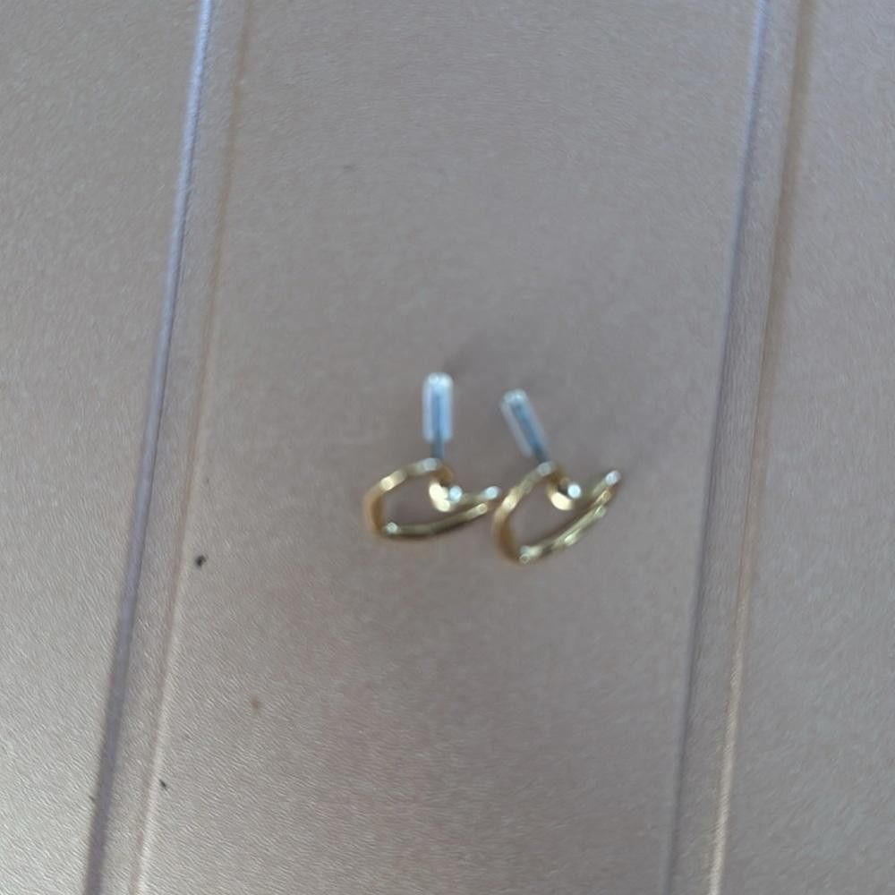 Designer Gold heart stud earrings - perfect for Valentine’s Day Day! Size ONE SIZE - 5 Thumbnail