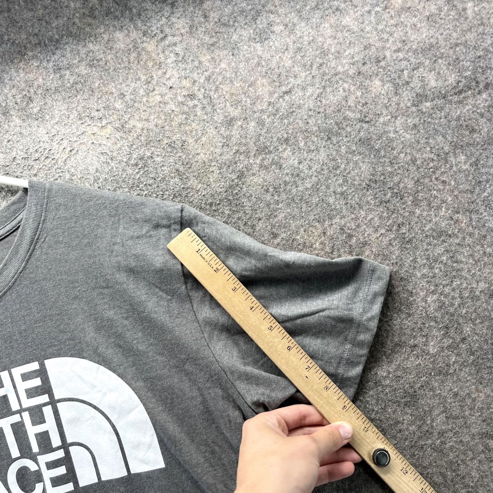 The North Face The North Face Shirt Mens Medium Gray Logo Graphic Tee Tagless Crew Neck Short Sleeve T-Shirt Size US M / EU 48-50 / 2 - 5 Thumbnail