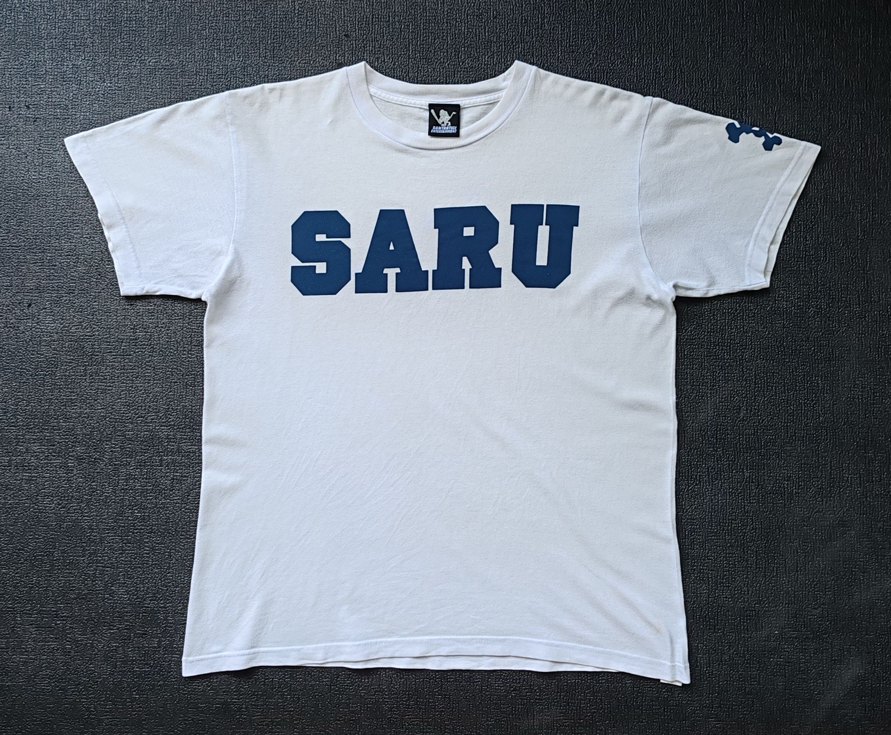 SARU Santastic! Entertainment Japan T shirt size Medium