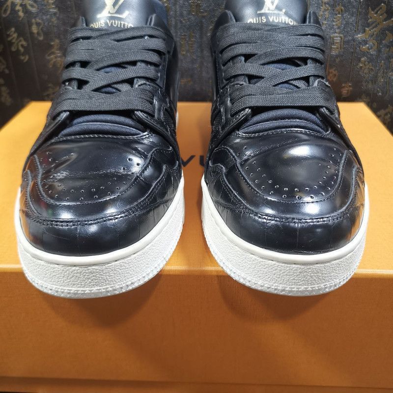 Louis Vuitton Louis Vuitton Black Leather Trainer Sneakers for Men -2505 Size US 7 / EU 40 - 4 Thumbnail