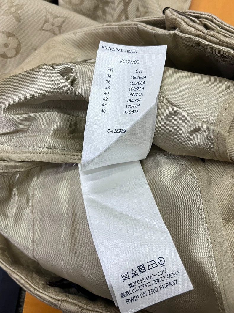 Louis Vuitton Louis Vuitton Khaki logo print pants Size US 34 / EU 50 - 7 Thumbnail