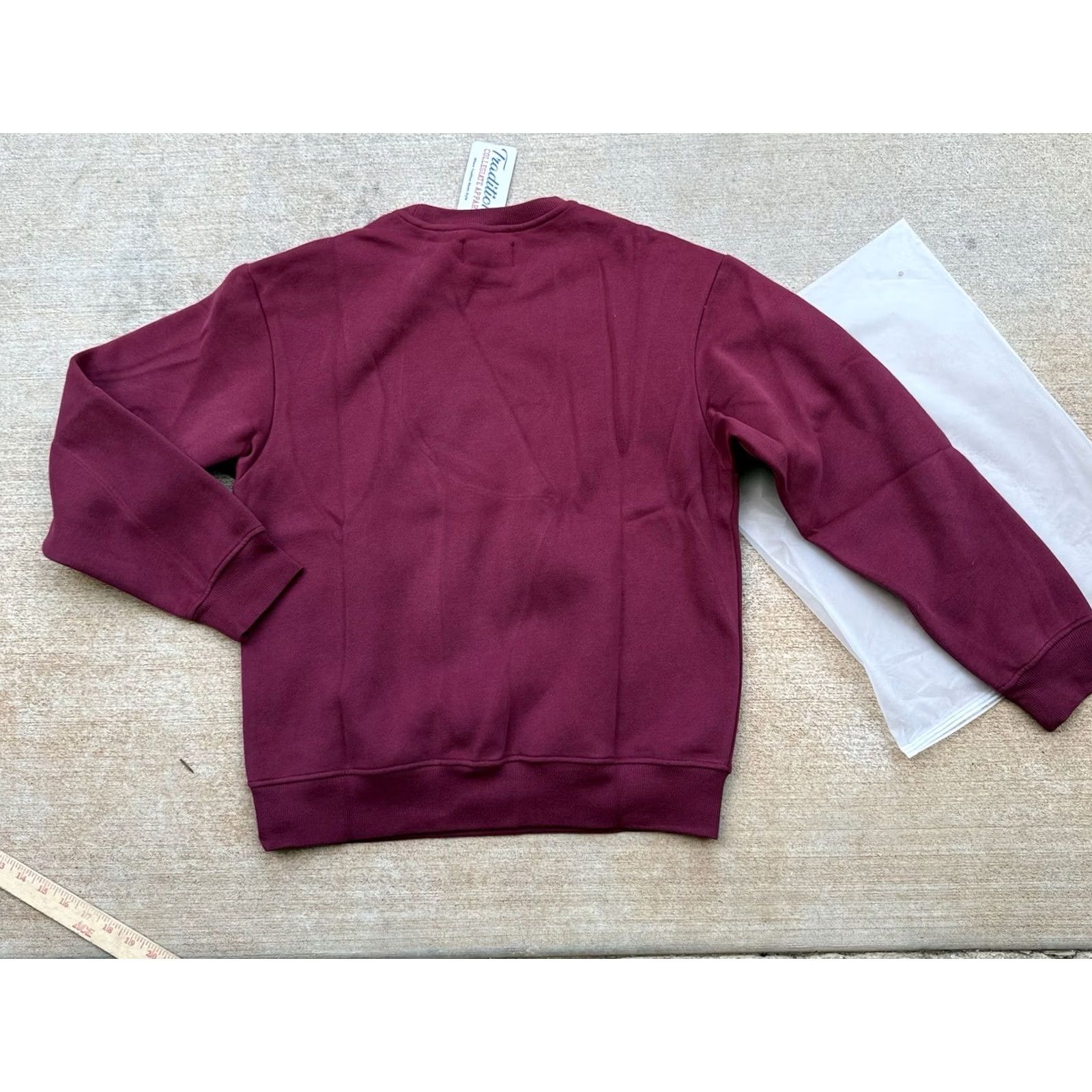 Lee Lee University Sweatshirt Unisex Adults Small Red Embroidered Traditions Collegiate Apparel Crewneck Pullover Graphic Print Blue Accents University Size US S / EU 44-46 / 1 - 6 Thumbnail