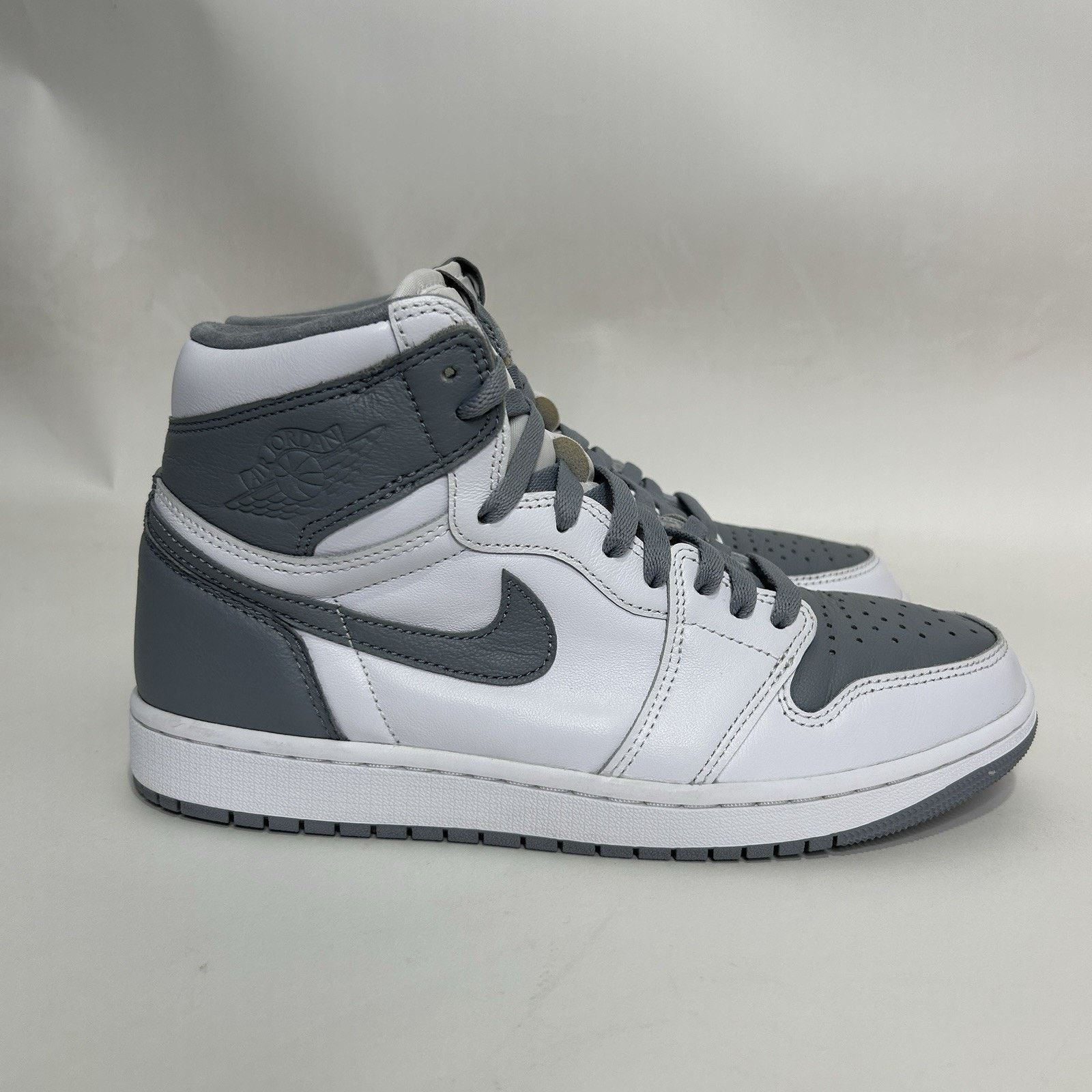 Jordan Brand Nike Air Jordan 1 Retro High OG “Stealth Grey” 555088-037 Size US 9 / EU 42 - 4 Thumbnail