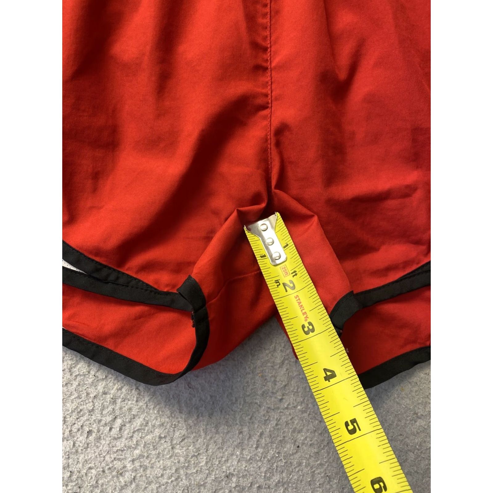 Nike Nike Women Red Athletic Shorts S Red / 97-37 High Rise Polyester Regular Inseam 3.25 in. Activewear Pants Style Athletic Fit Brand Nike Women Red Size 28" / US 6 / IT 42 - 5 Thumbnail