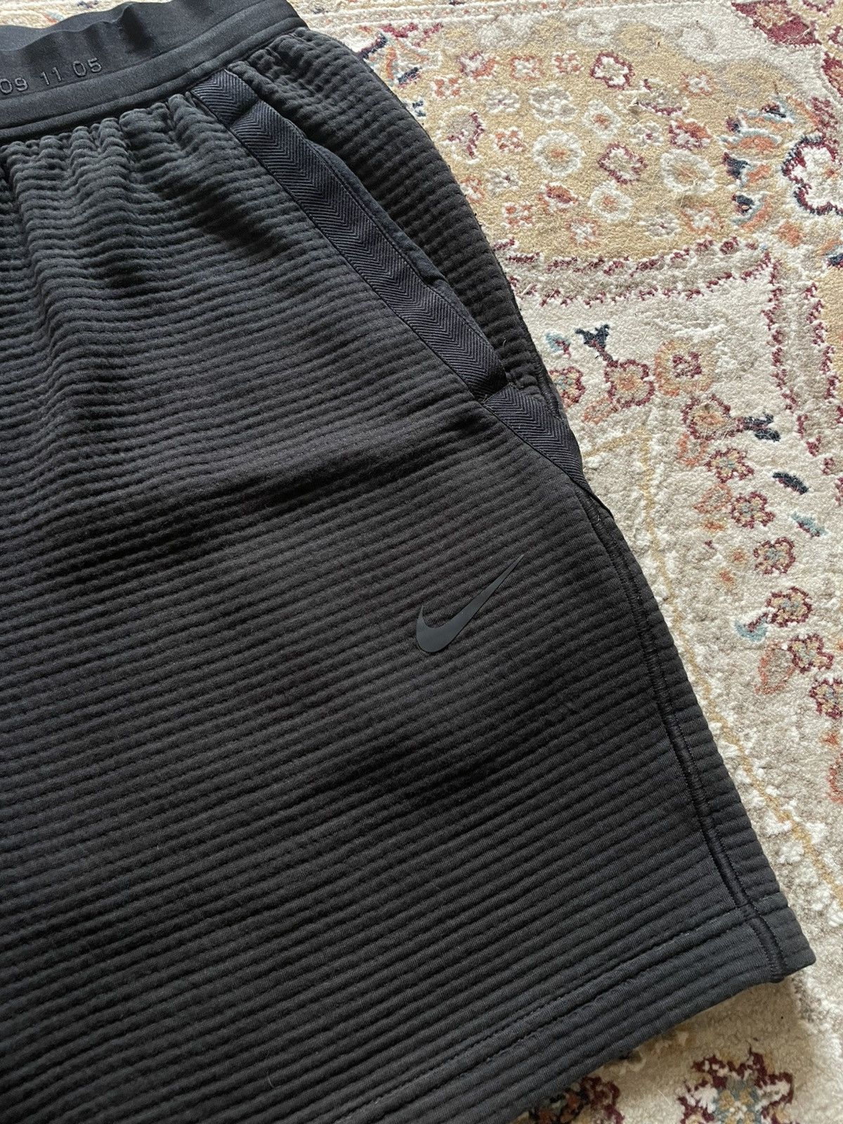 Nike Nike Swoosh Tech NSW Waffle Shorts Black 14 09 11 05 Size US 32 / EU 48 - 4 Thumbnail