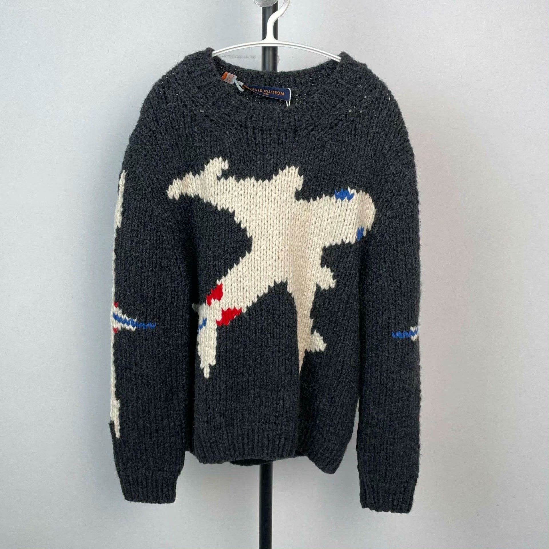 Louis Vuitton Louis Vuitton Knit Gray Sweater M Men Size US M / EU 48-50 / 2 - 1 Thumbnail