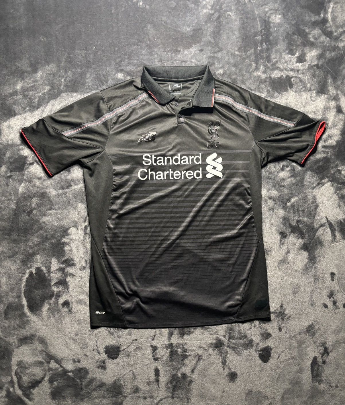 New Balance Liverpool 2016/2017 away kit - black and red Size US M / EU 48-50 / 2 - 1 Thumbnail