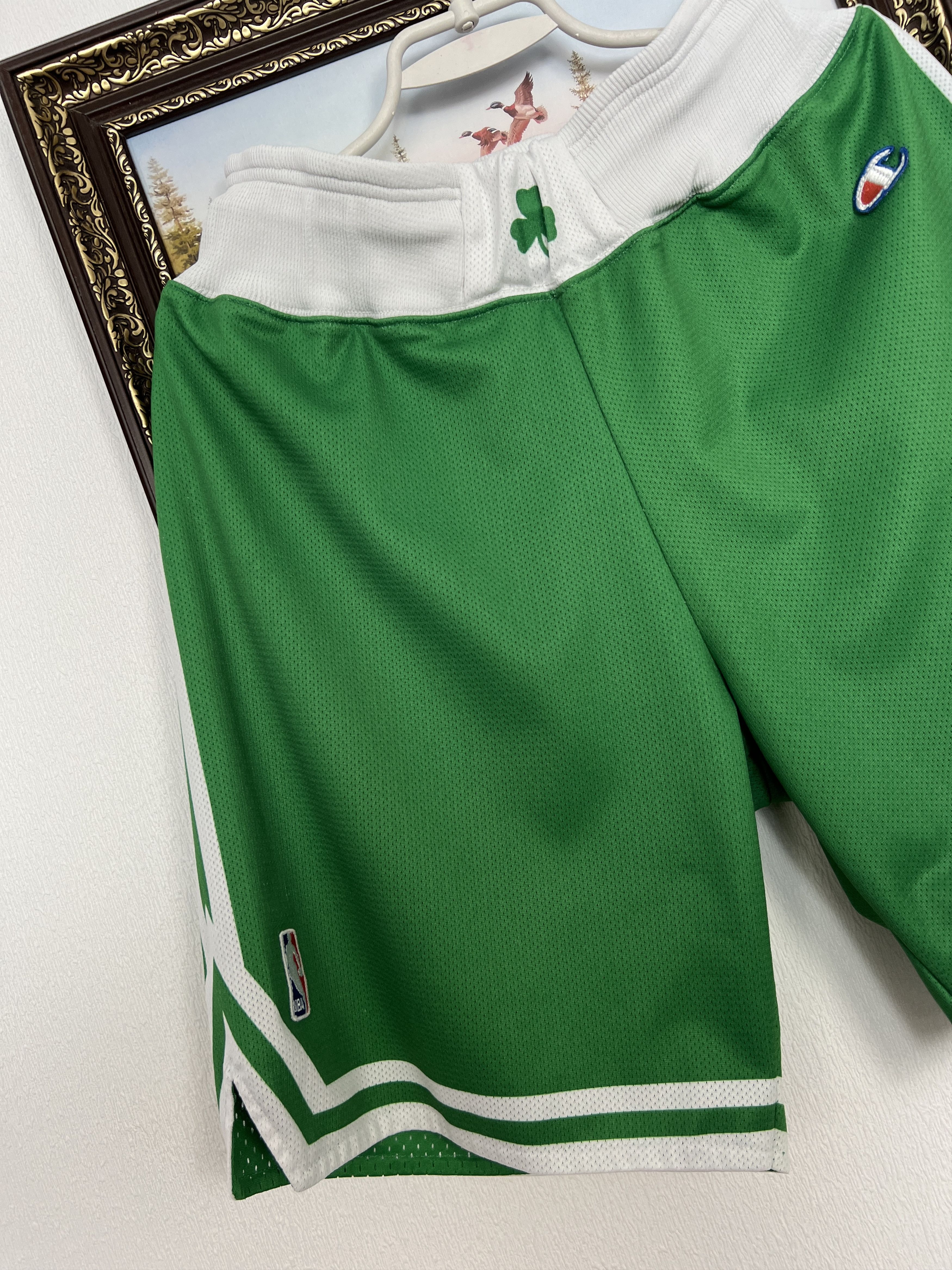 Champion Vintage 90's Champion Boston Celtics NBA Green Shorts M Size US 32 / EU 48 - 3 Thumbnail