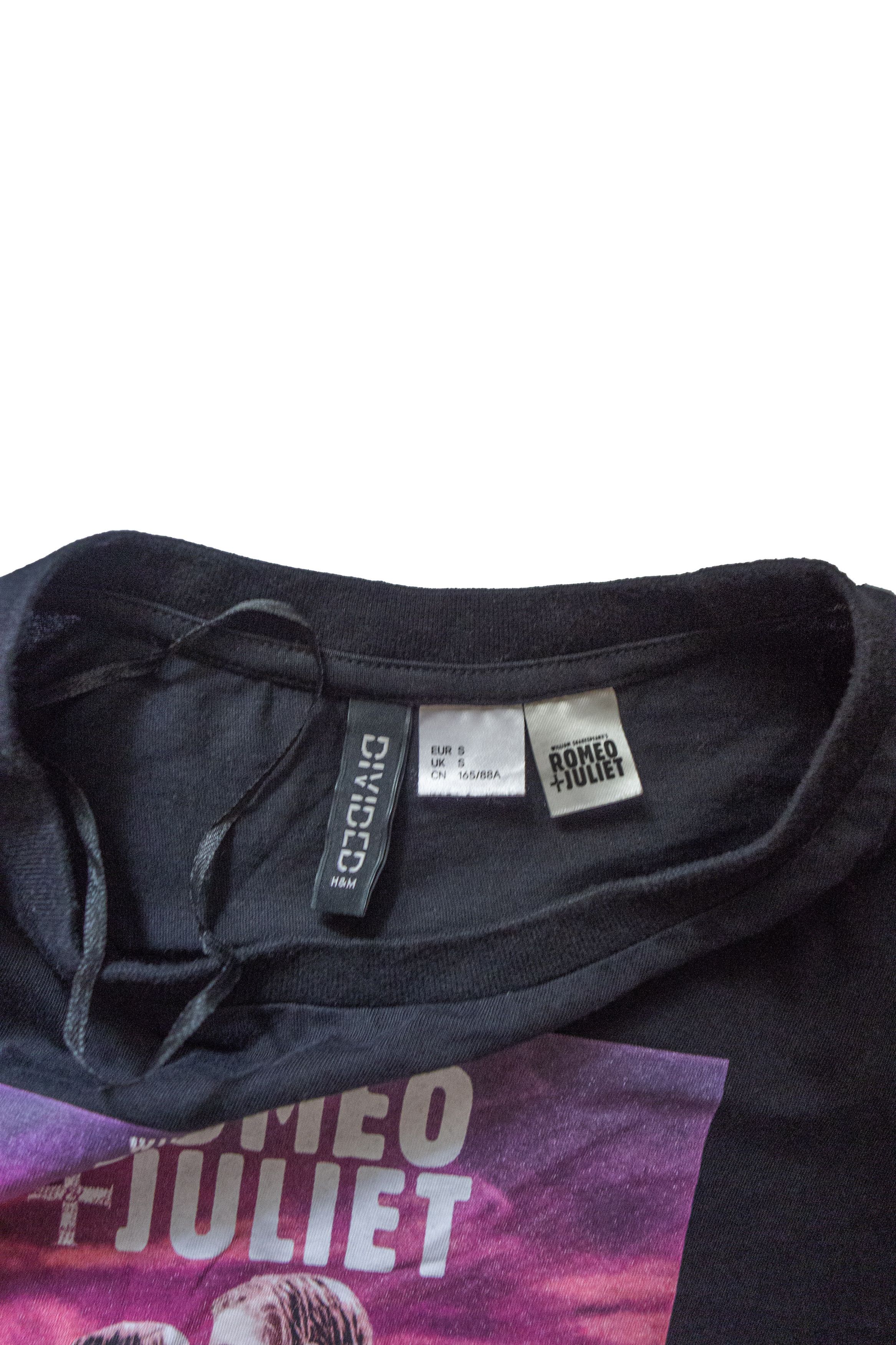 H&M Romeo & Juliet Graphic T-Shirt Size S / US 4 / IT 40 - 3 Thumbnail