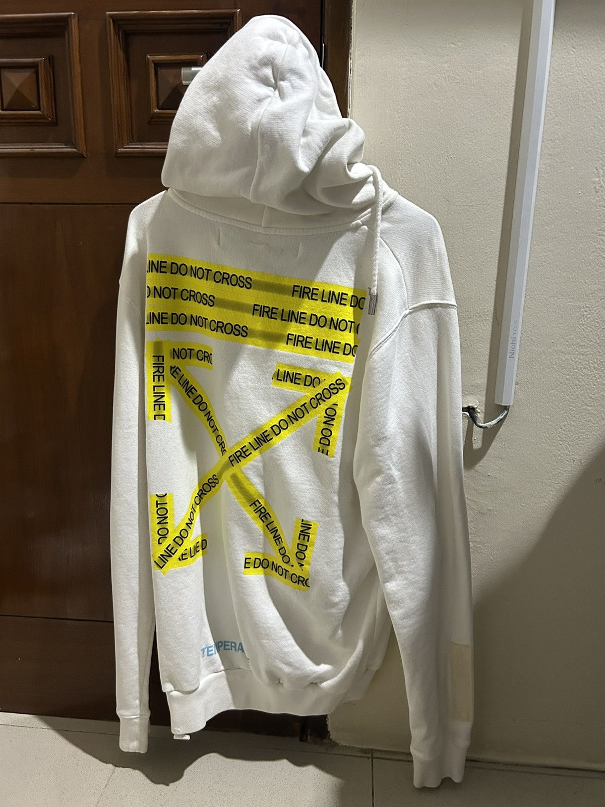 Off-White Off white ss18 fire caution tape Size US M / EU 48-50 / 2 - 2 Thumbnail
