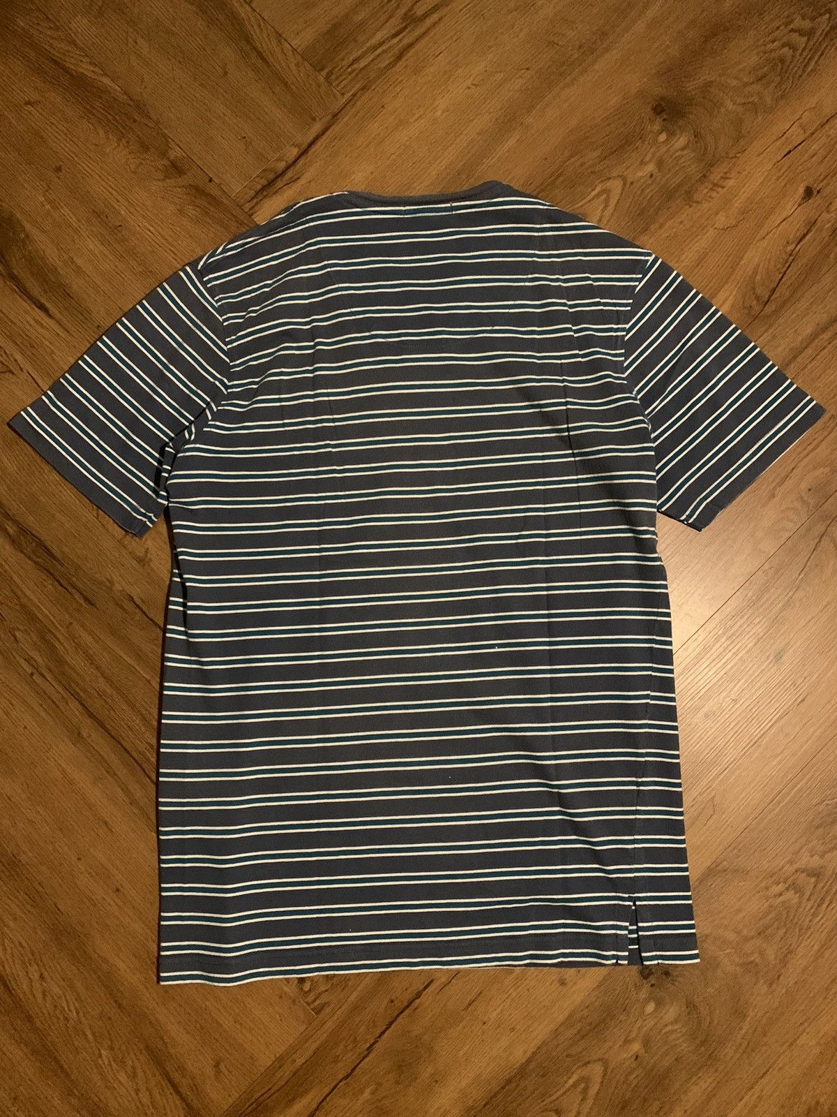 Burberry 2000s Burberry Brit – V-Neck Striped Tee (Size M) Size US M / EU 48-50 / 2 - 2 Thumbnail