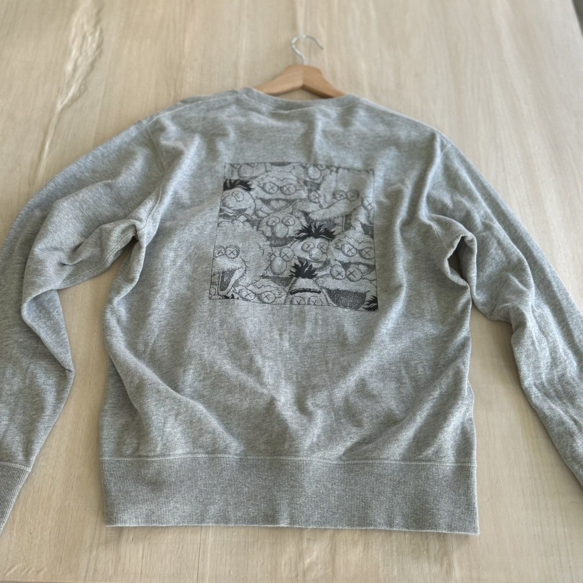 Kaws × Uniqlo Uniqlo x Kaws Sesame Street XX Swearshirt Size US S / EU 44-46 / 1 - 4 Thumbnail