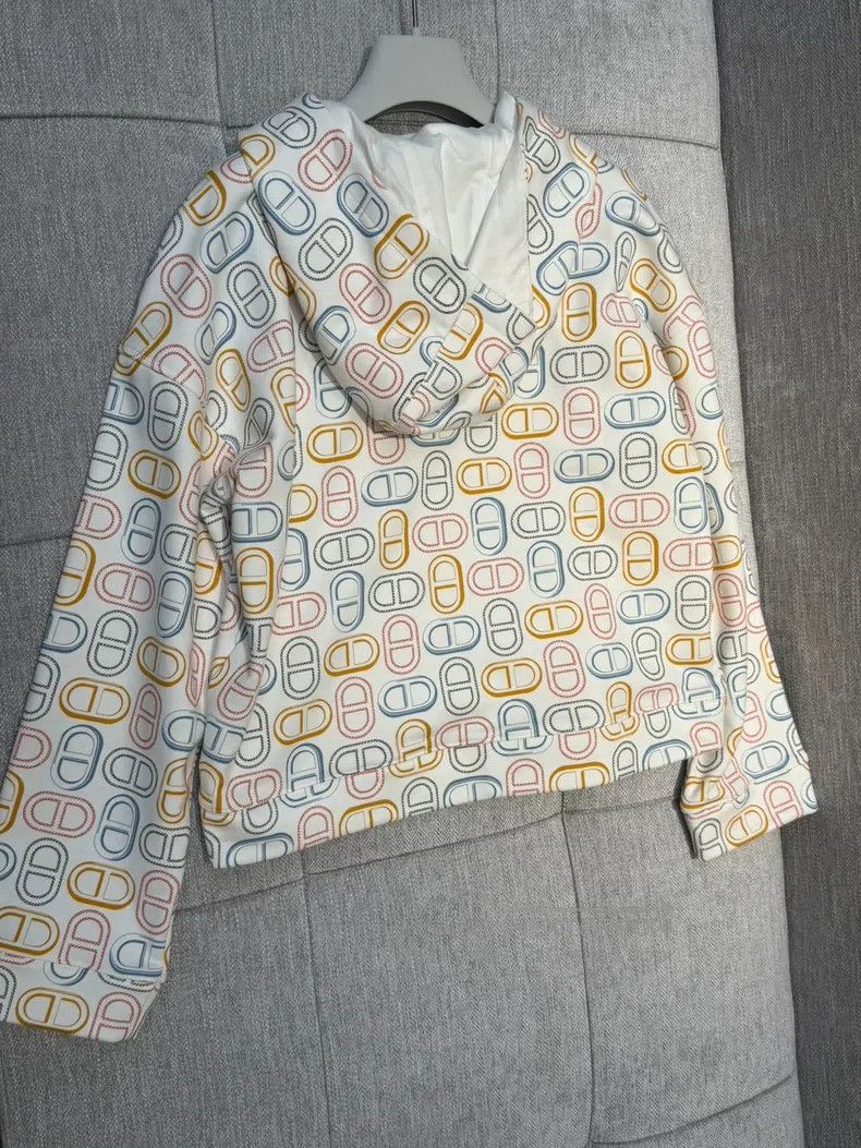 Hermes Hermes Hooded Sweatshirt, Size 40, White with Colorful Log Size XS / US 0-2 / IT 36-38 - 2 Thumbnail