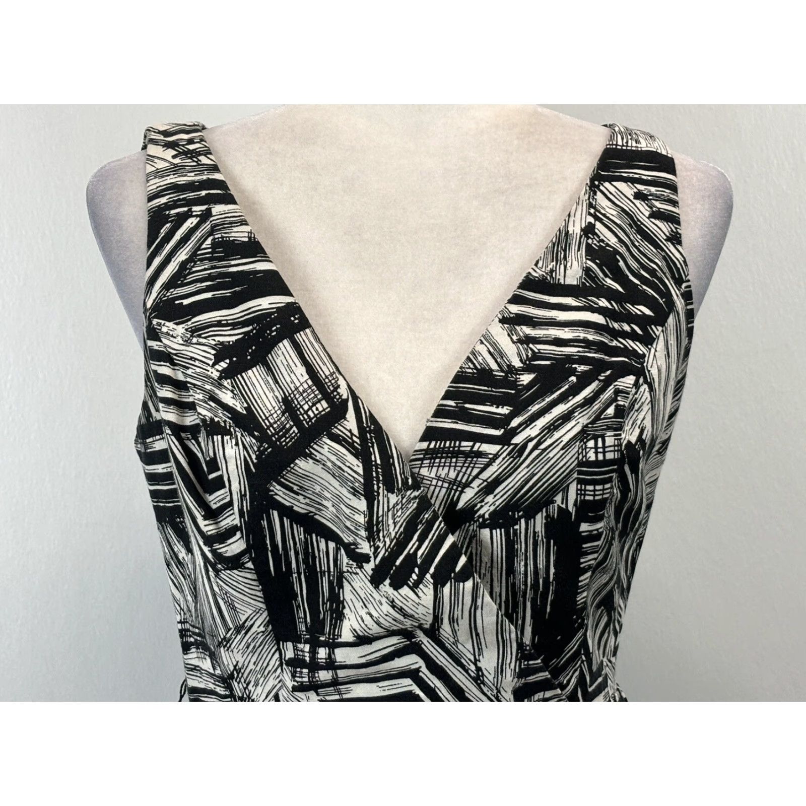 Coldwater Creek Coldwater Creek Dress Women 6 Black White Sleeveless Linen Blend Knee-Length V-Neck Fit & Flare Size M / US 6-8 / IT 42-44 - 5 Thumbnail
