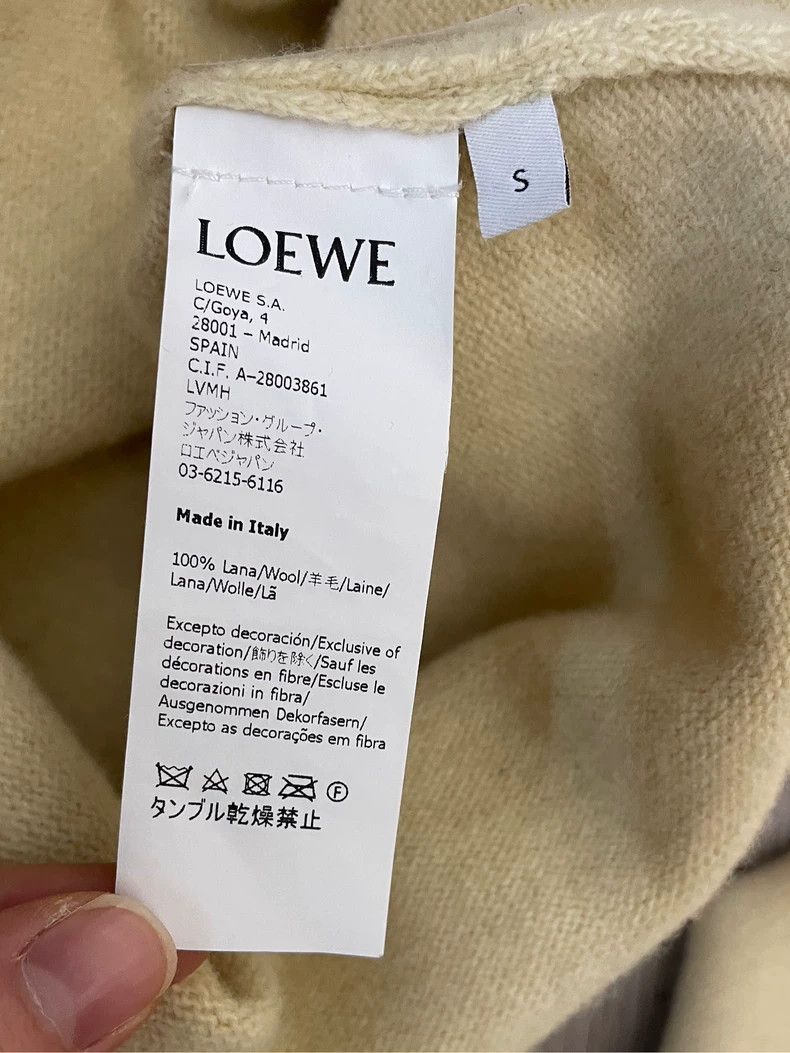 Loewe loewe Beige embroidered small logo round-neck wool sweater Size US S / EU 44-46 / 1 - 5 Thumbnail